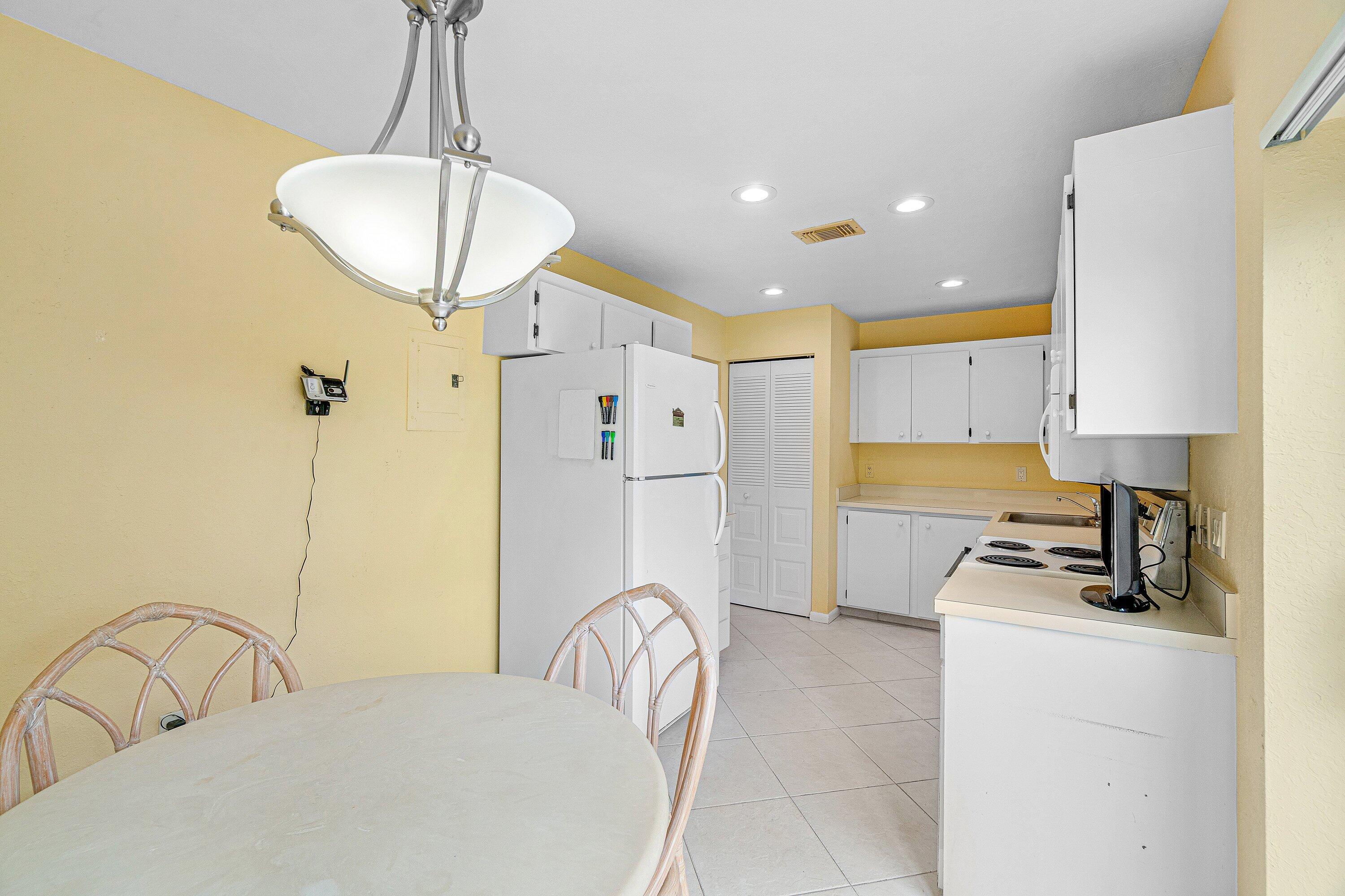 SOUTHPORT AT HUNTERS RUN CONDO - Residential