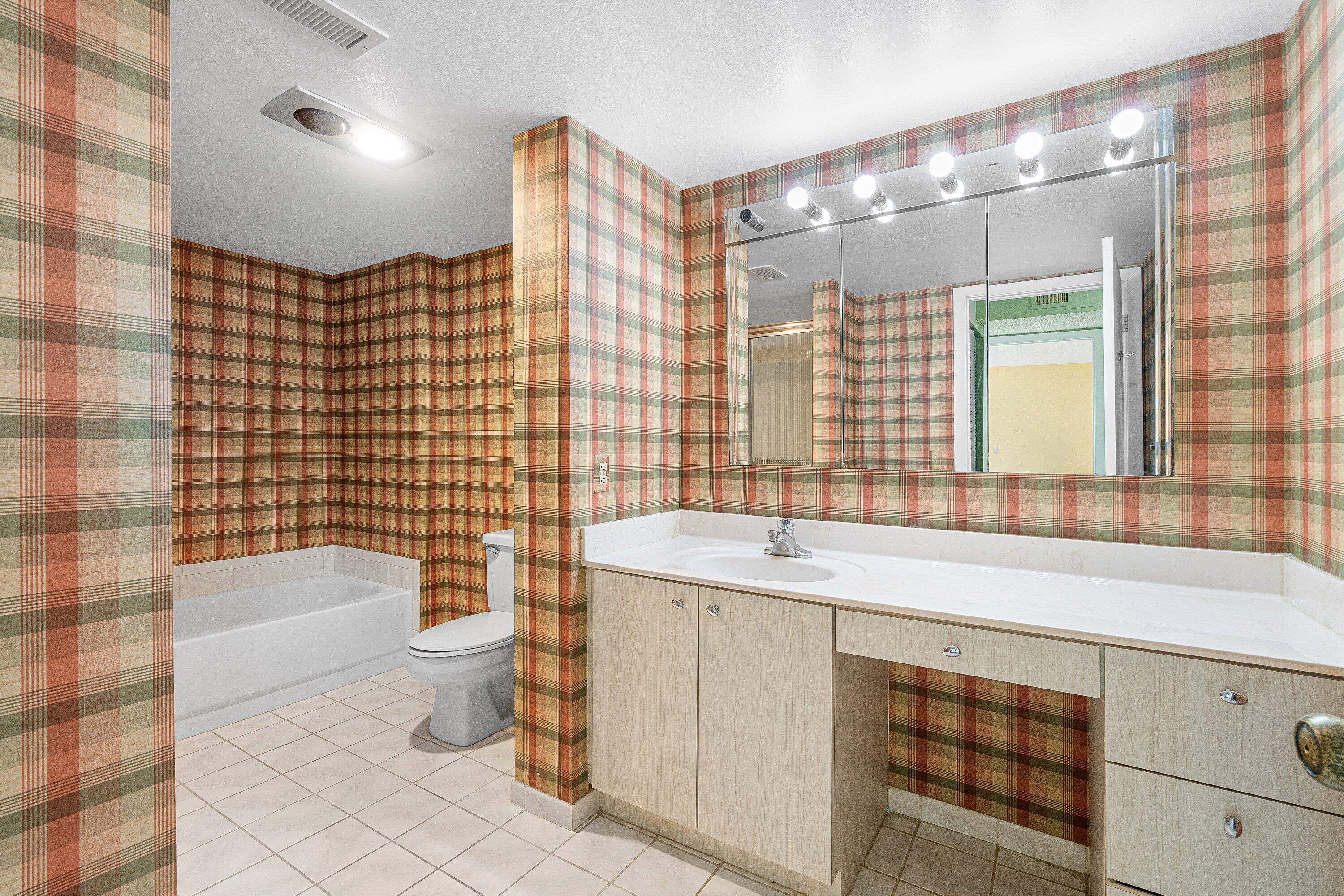 SOUTHPORT AT HUNTERS RUN CONDO - Residential