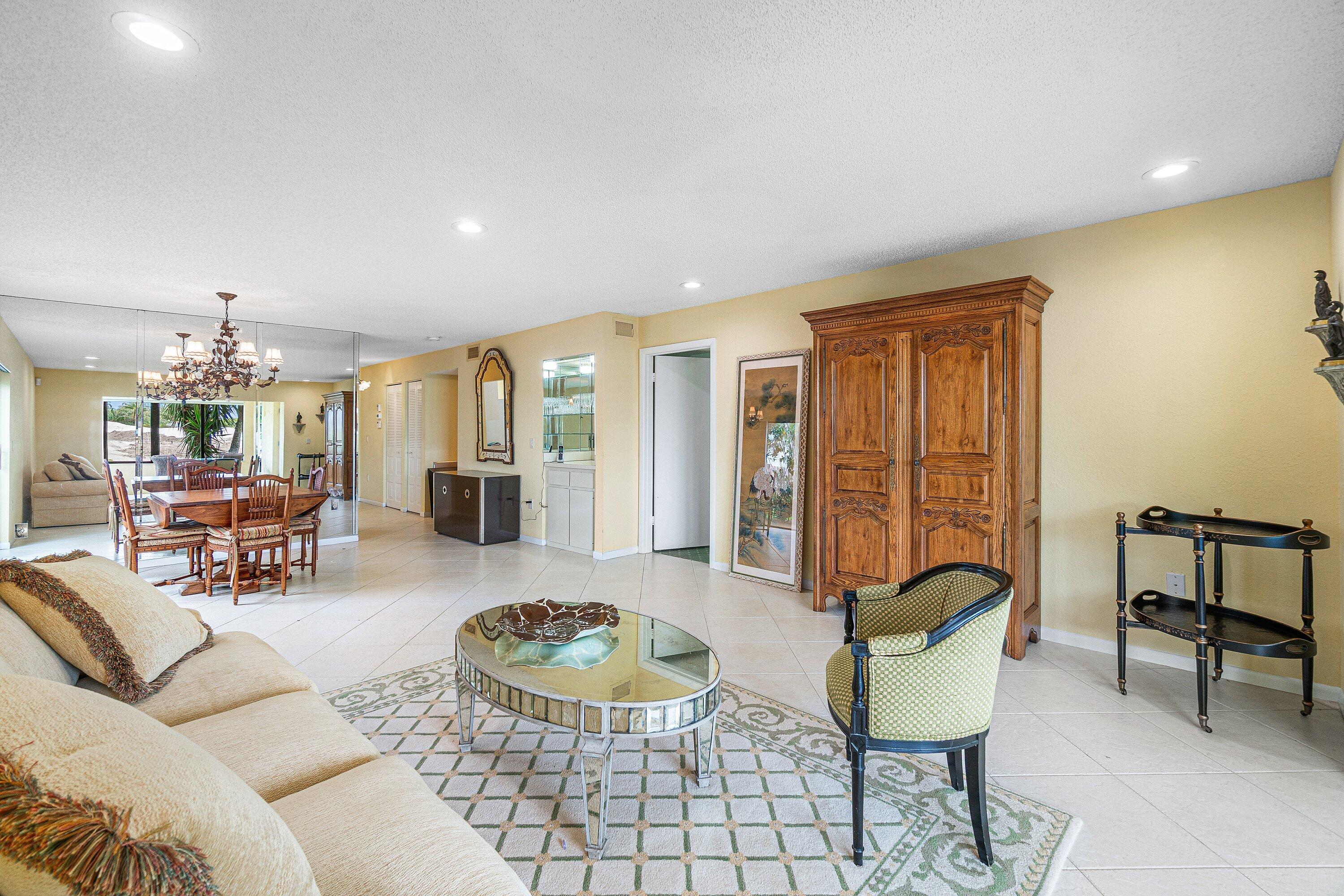 SOUTHPORT AT HUNTERS RUN CONDO - Residential