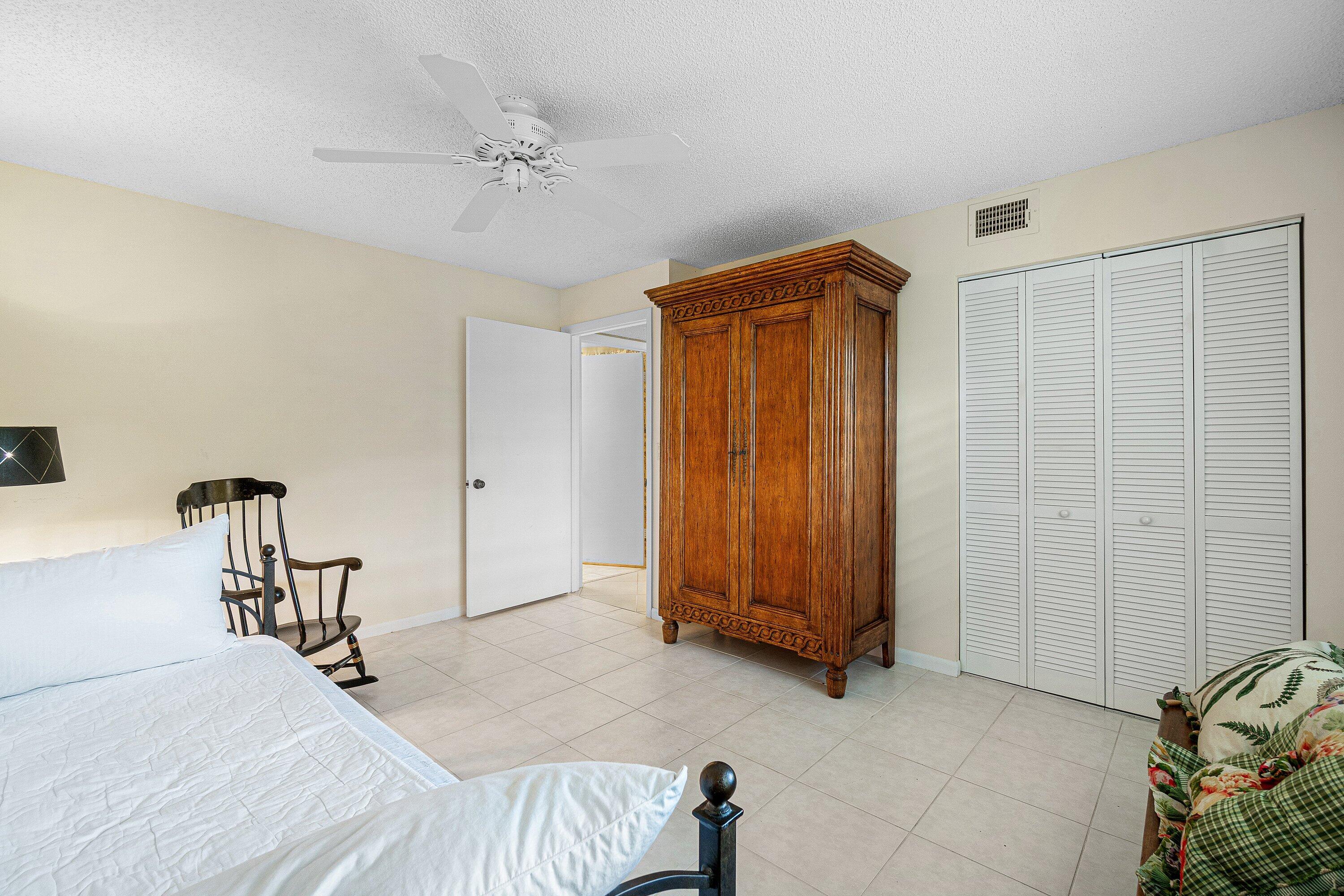 SOUTHPORT AT HUNTERS RUN CONDO - Residential