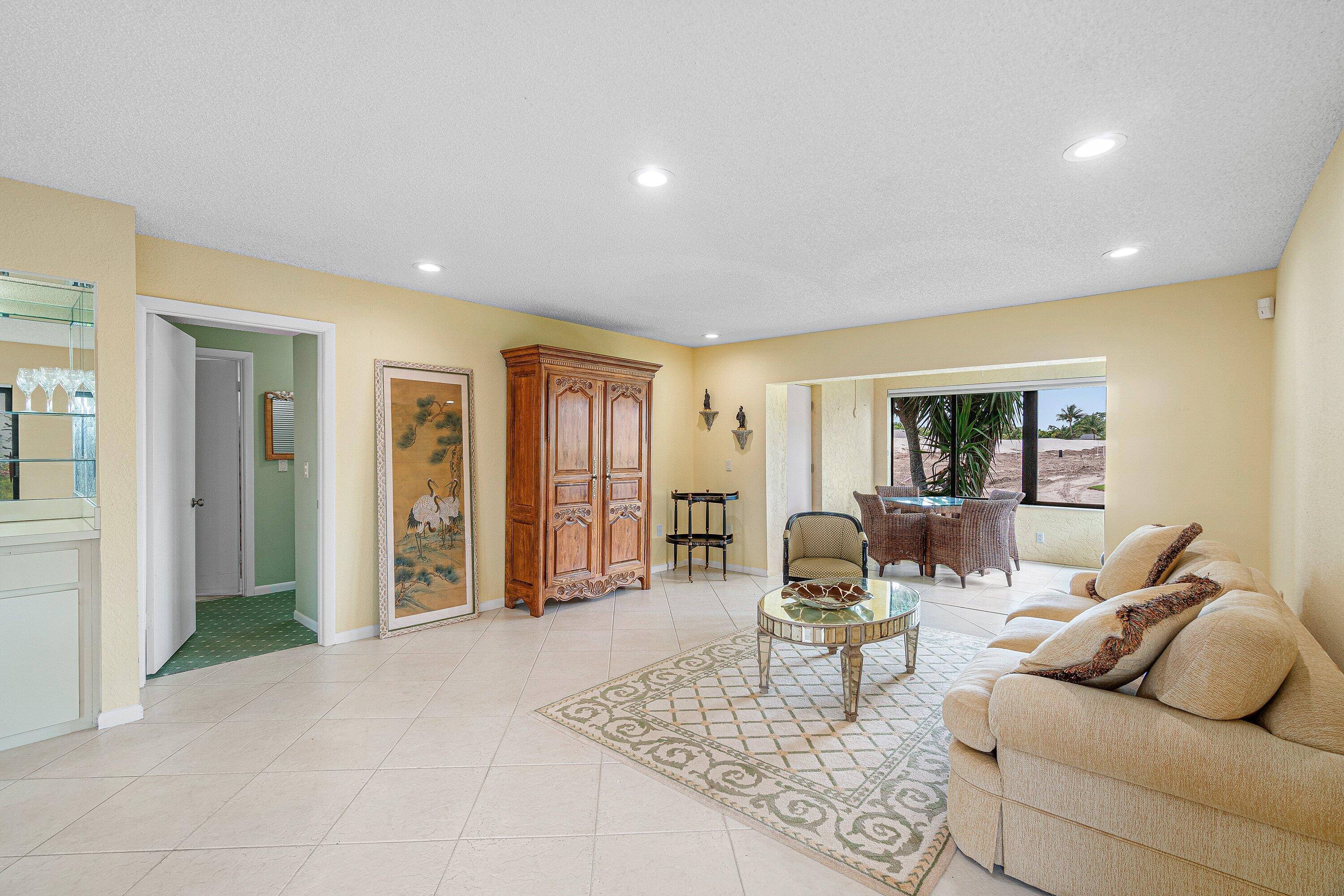 SOUTHPORT AT HUNTERS RUN CONDO - Residential