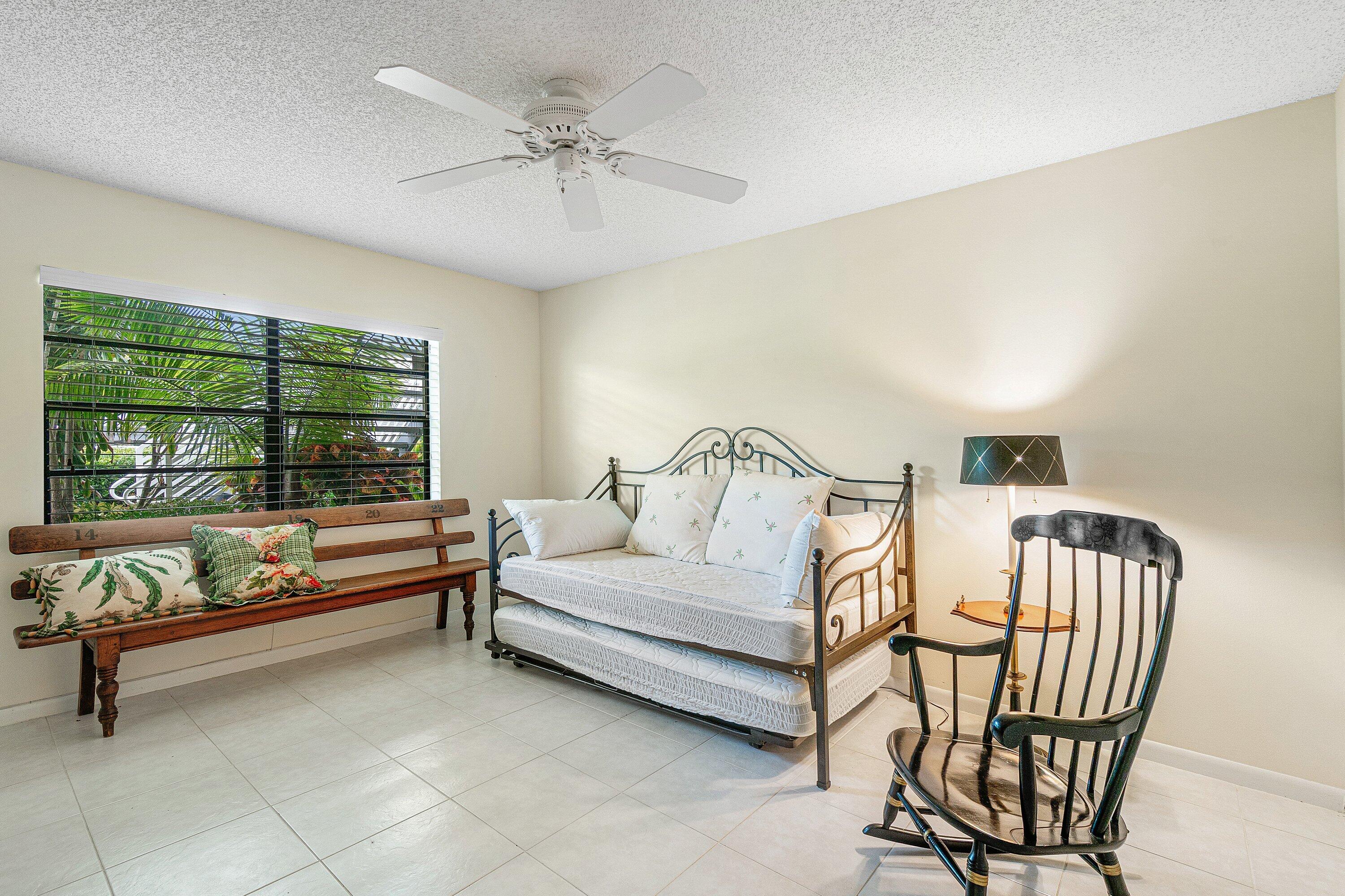 SOUTHPORT AT HUNTERS RUN CONDO - Residential