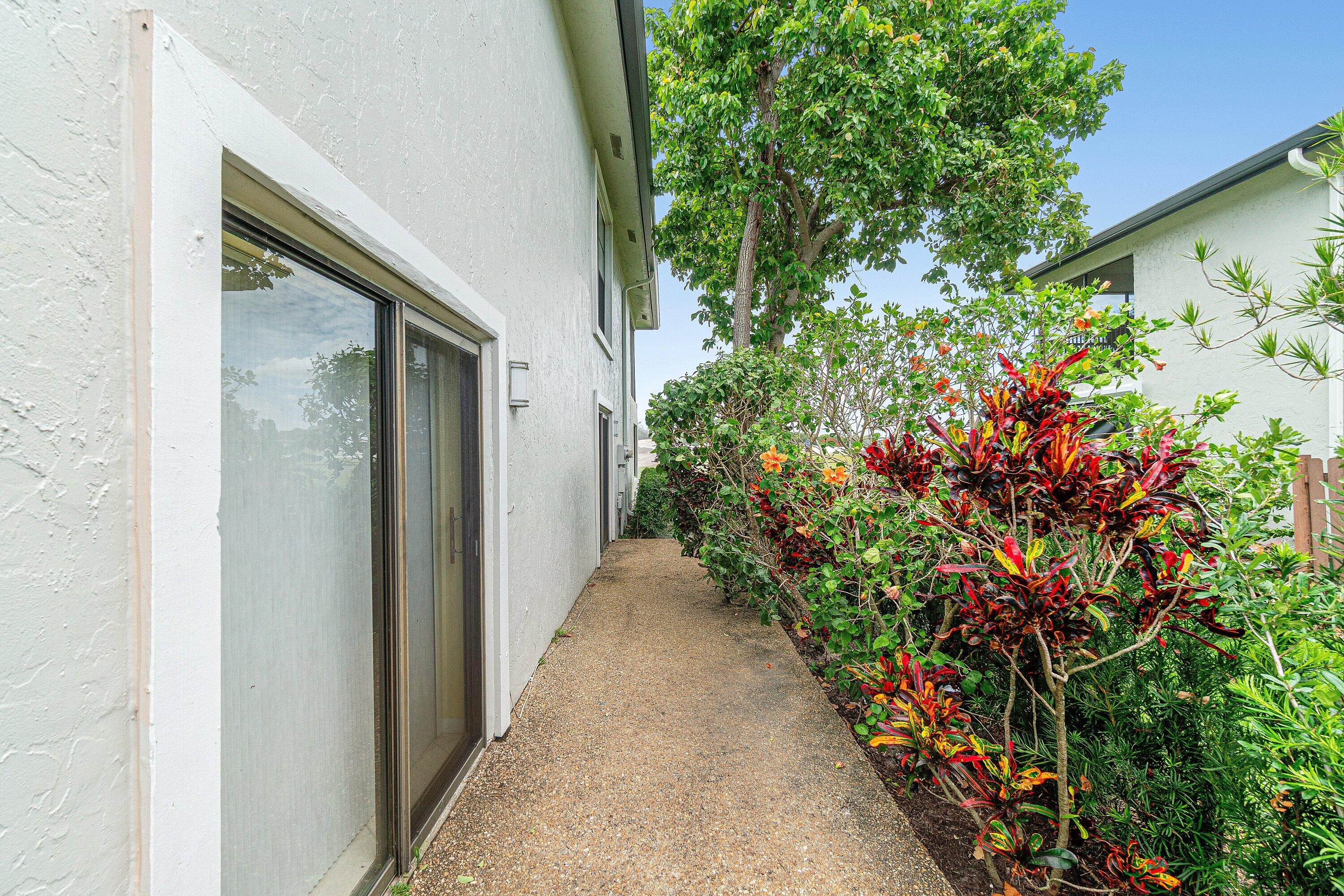 SOUTHPORT AT HUNTERS RUN CONDO - Residential