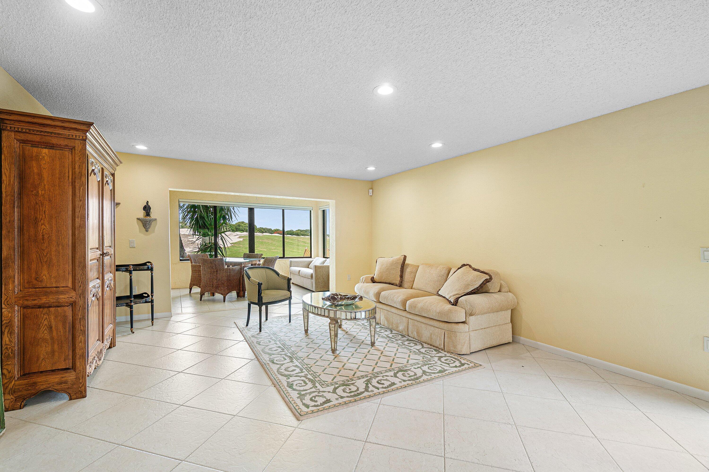 SOUTHPORT AT HUNTERS RUN CONDO - Residential