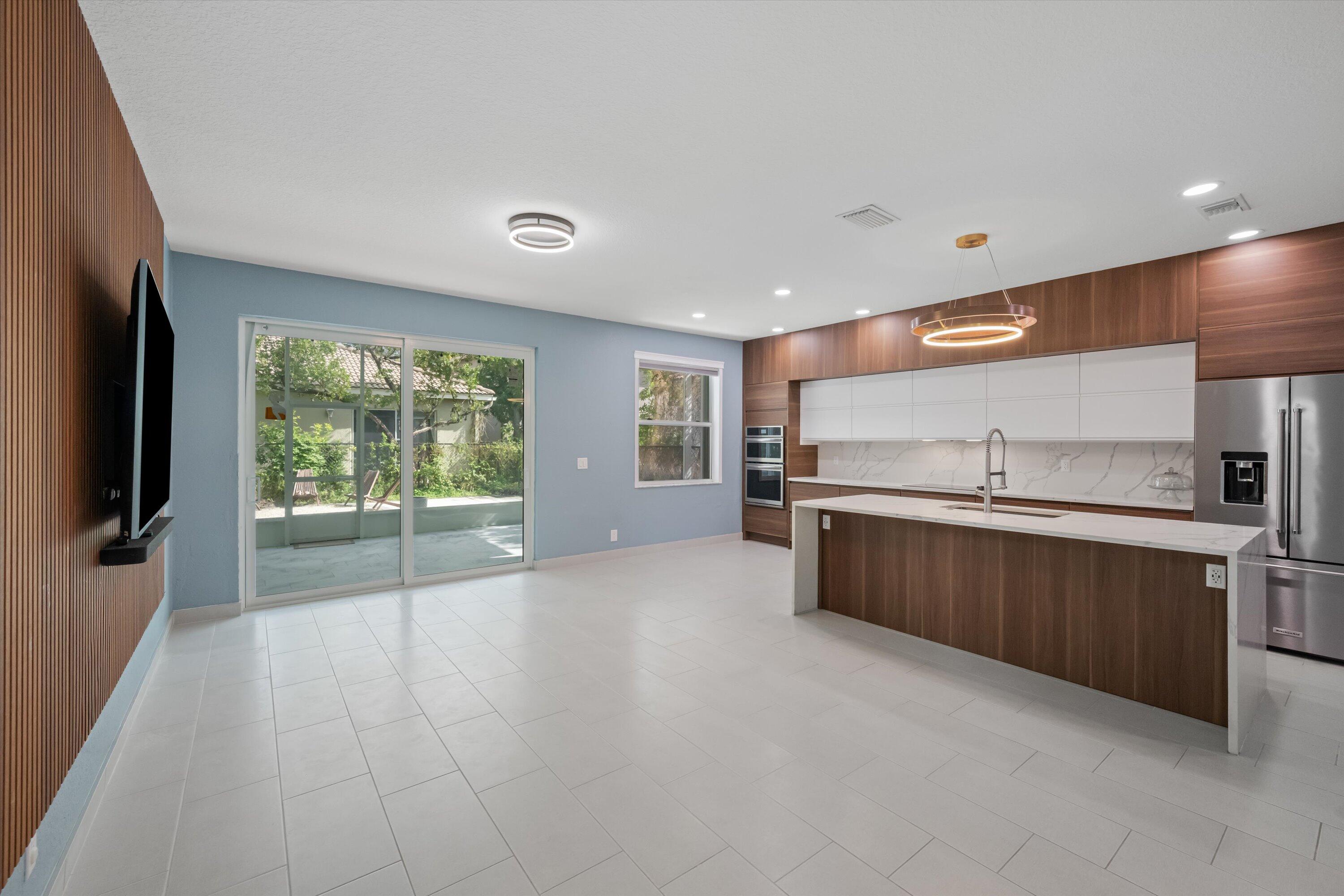 THOUSAND OAKS - Residential