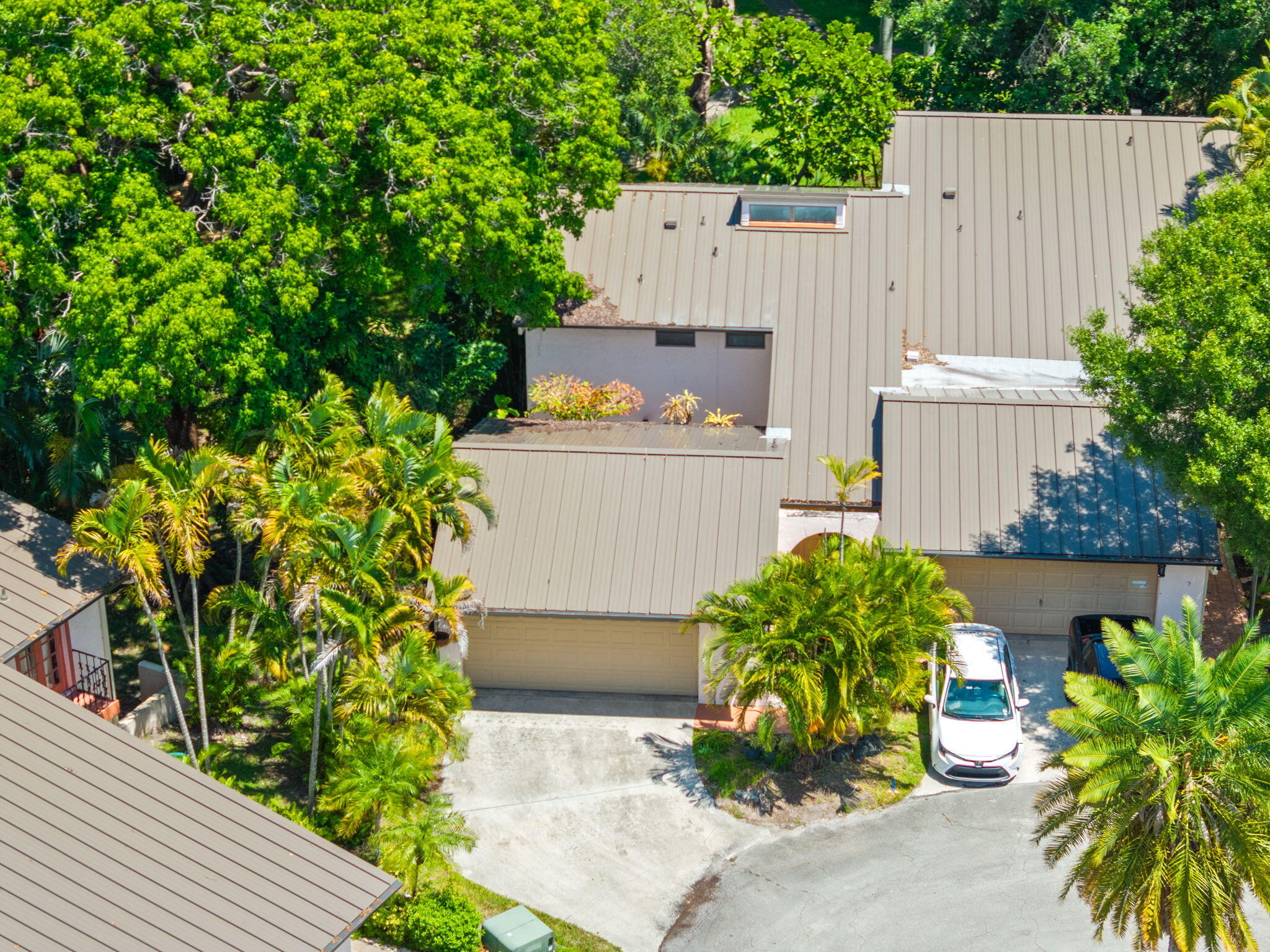 HILLS OF INVERRARY TRACT - Residential