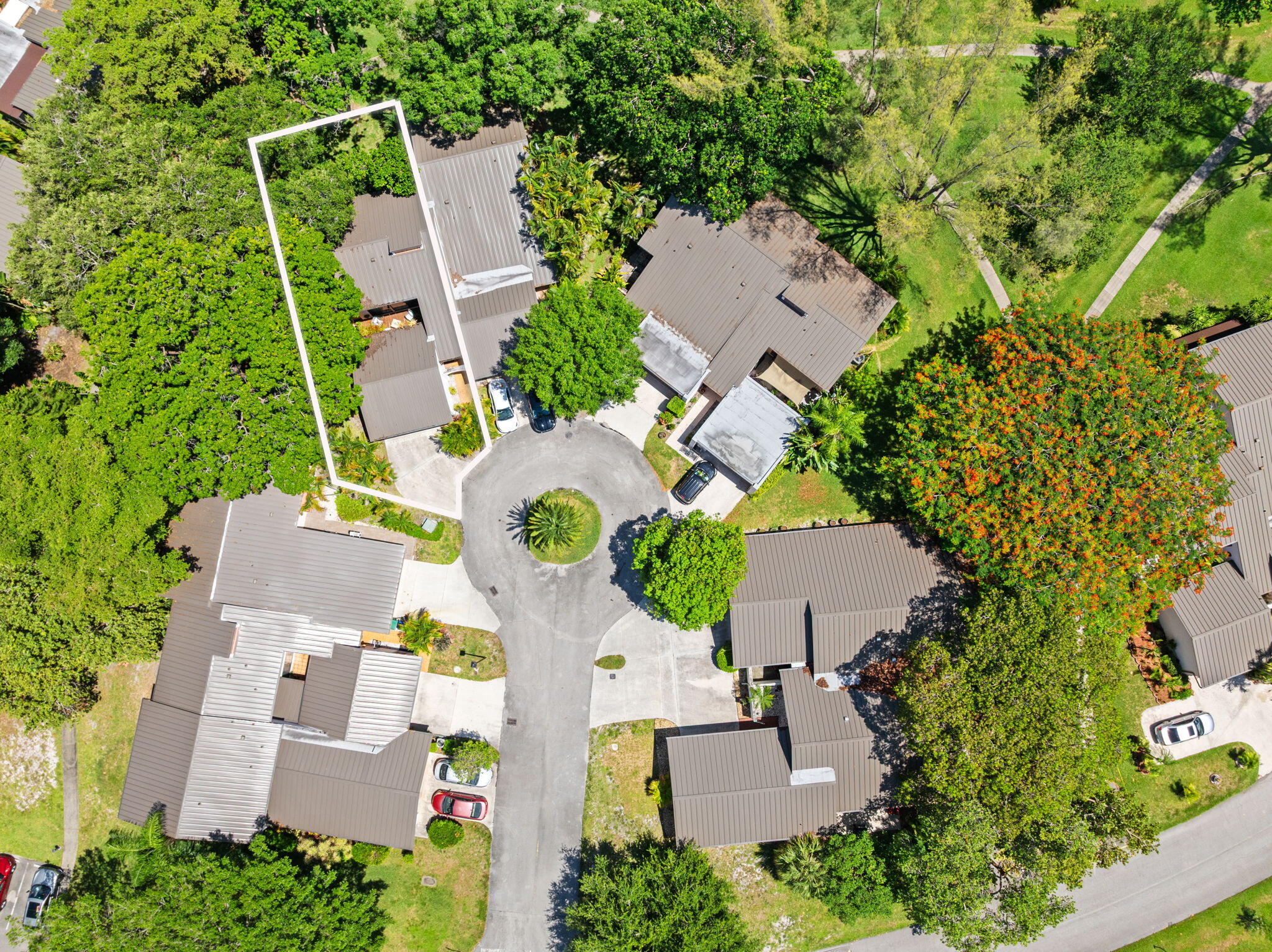 HILLS OF INVERRARY TRACT - Residential