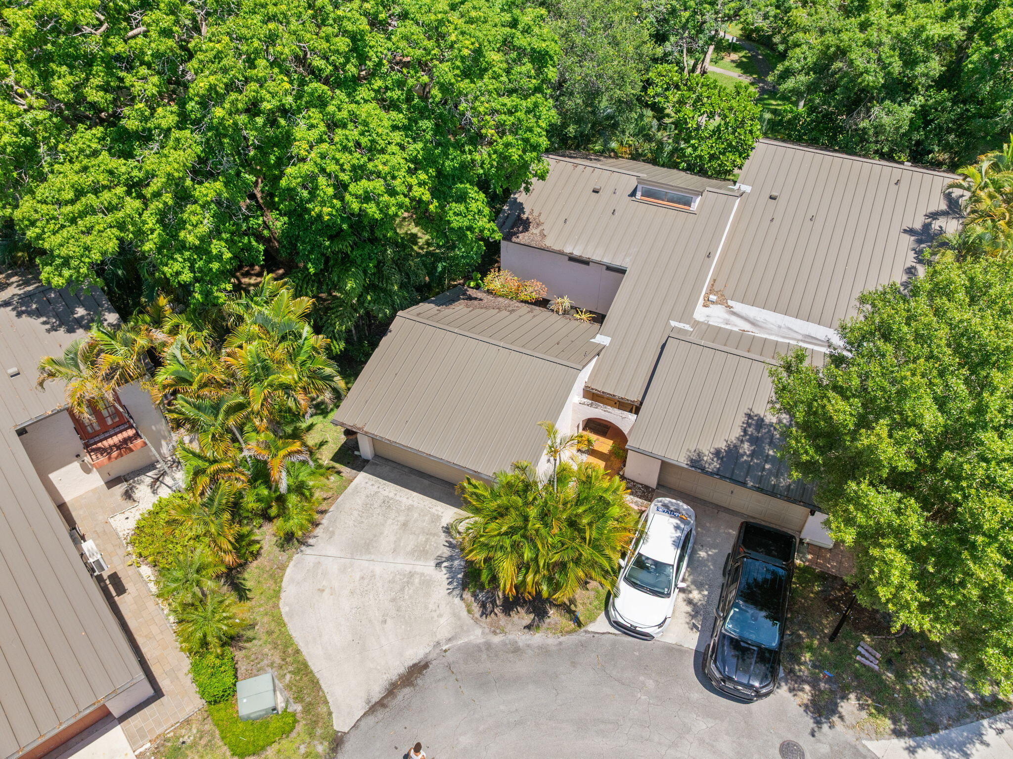 HILLS OF INVERRARY TRACT - Residential
