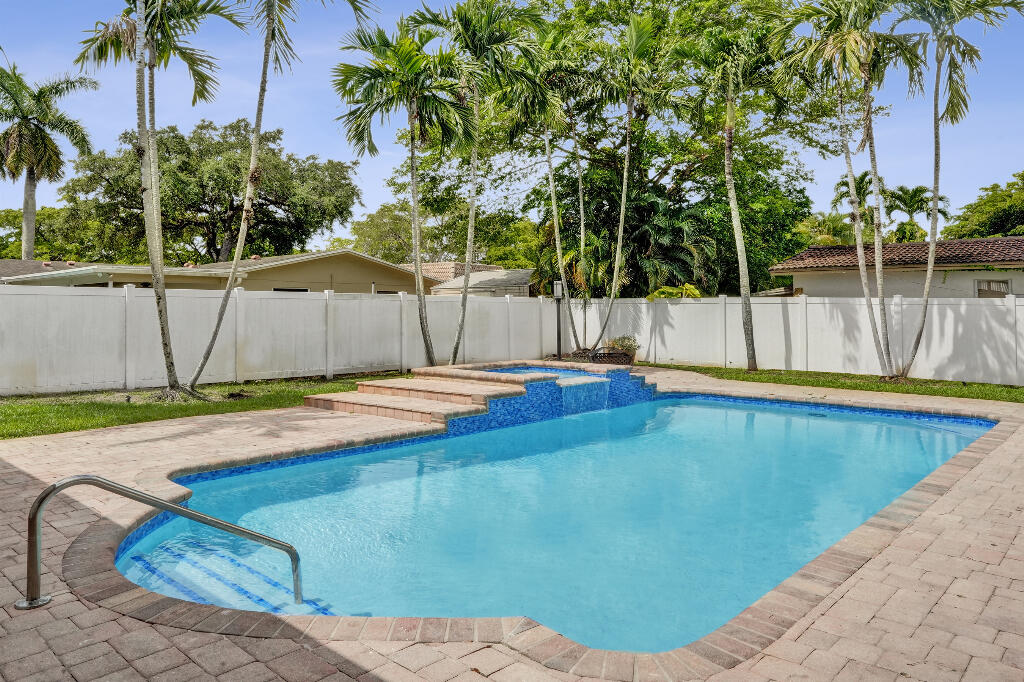 EMERALD HILLS - Residential