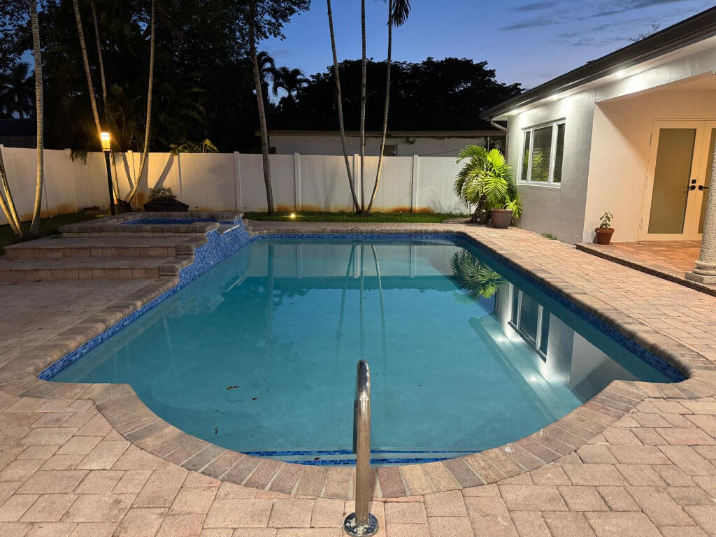 EMERALD HILLS - Residential
