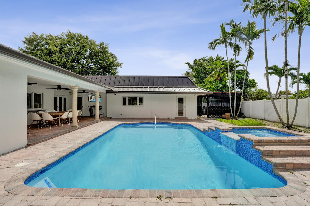 EMERALD HILLS - Residential