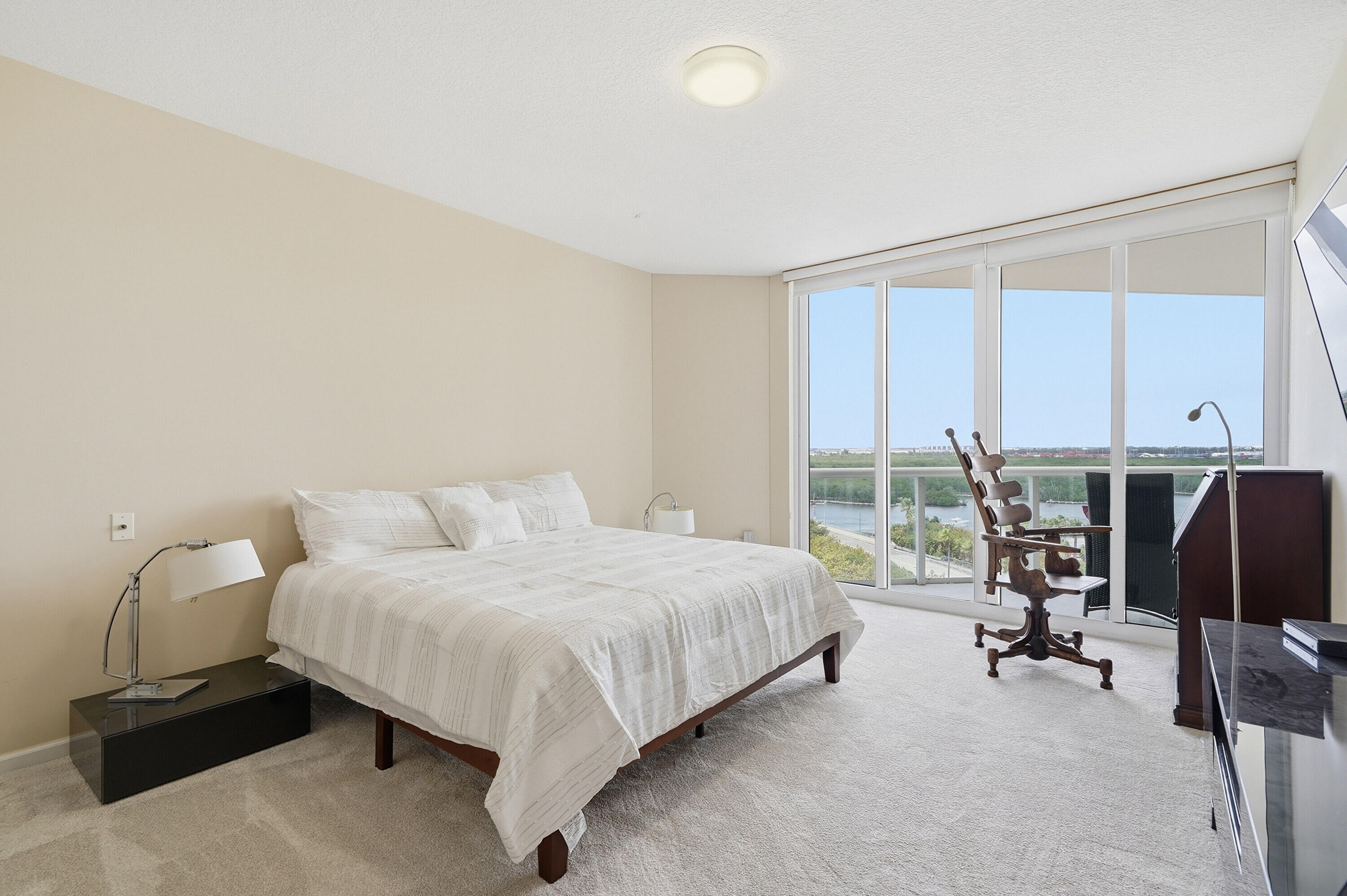 RENAISSANCE ON THE OCEAN - Residential