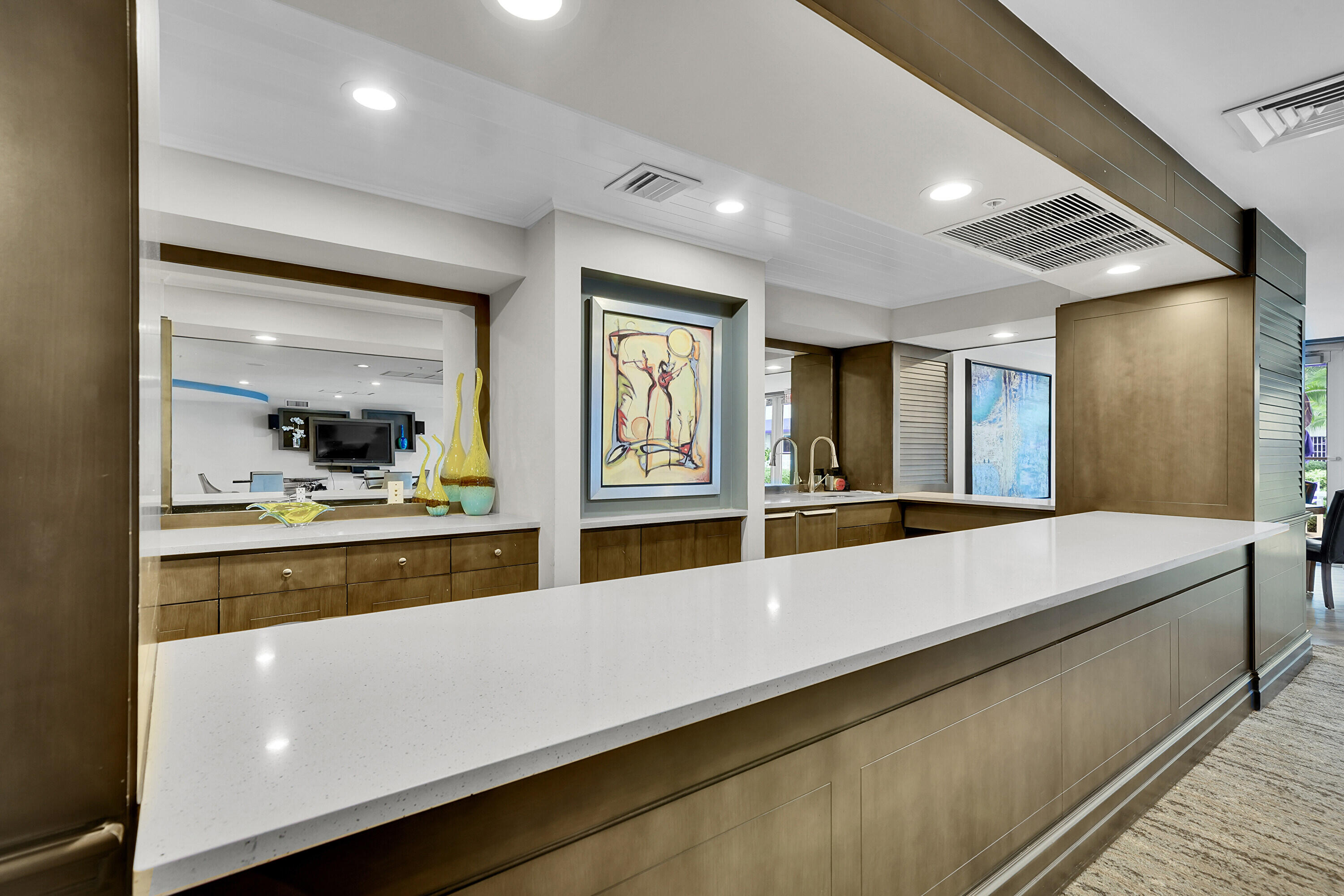 RENAISSANCE ON THE OCEAN - Residential