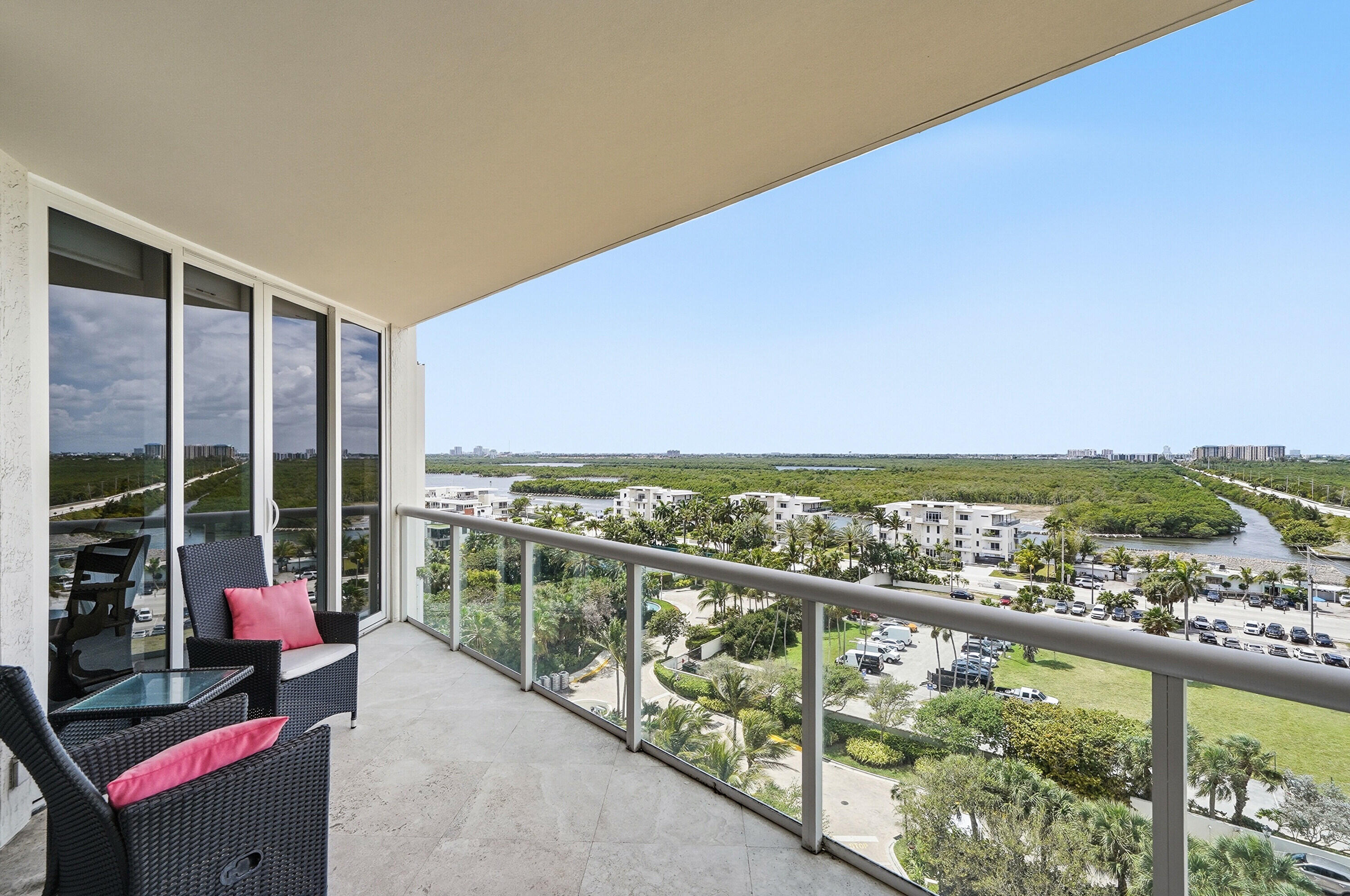 RENAISSANCE ON THE OCEAN - Residential