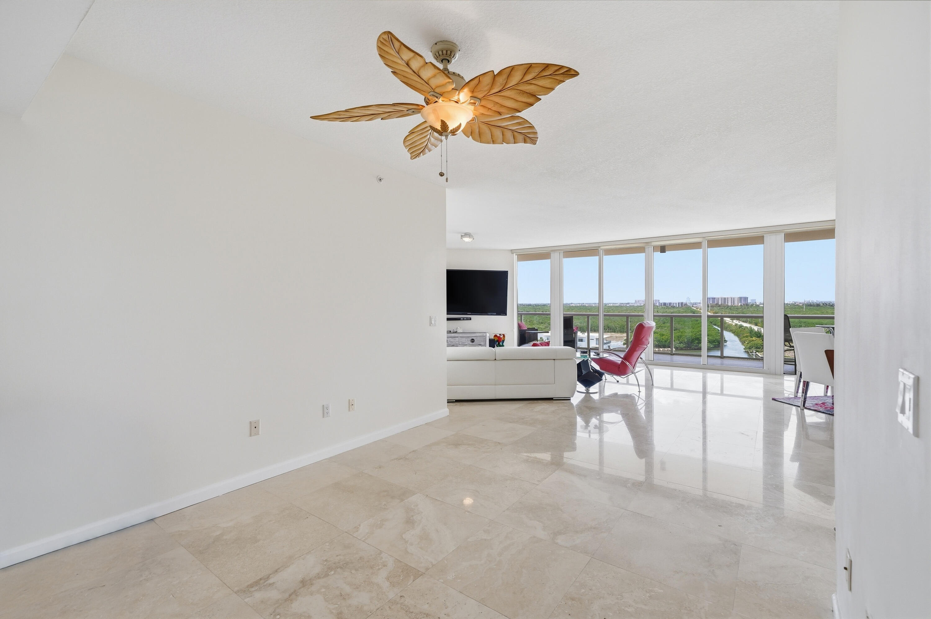 RENAISSANCE ON THE OCEAN - Residential