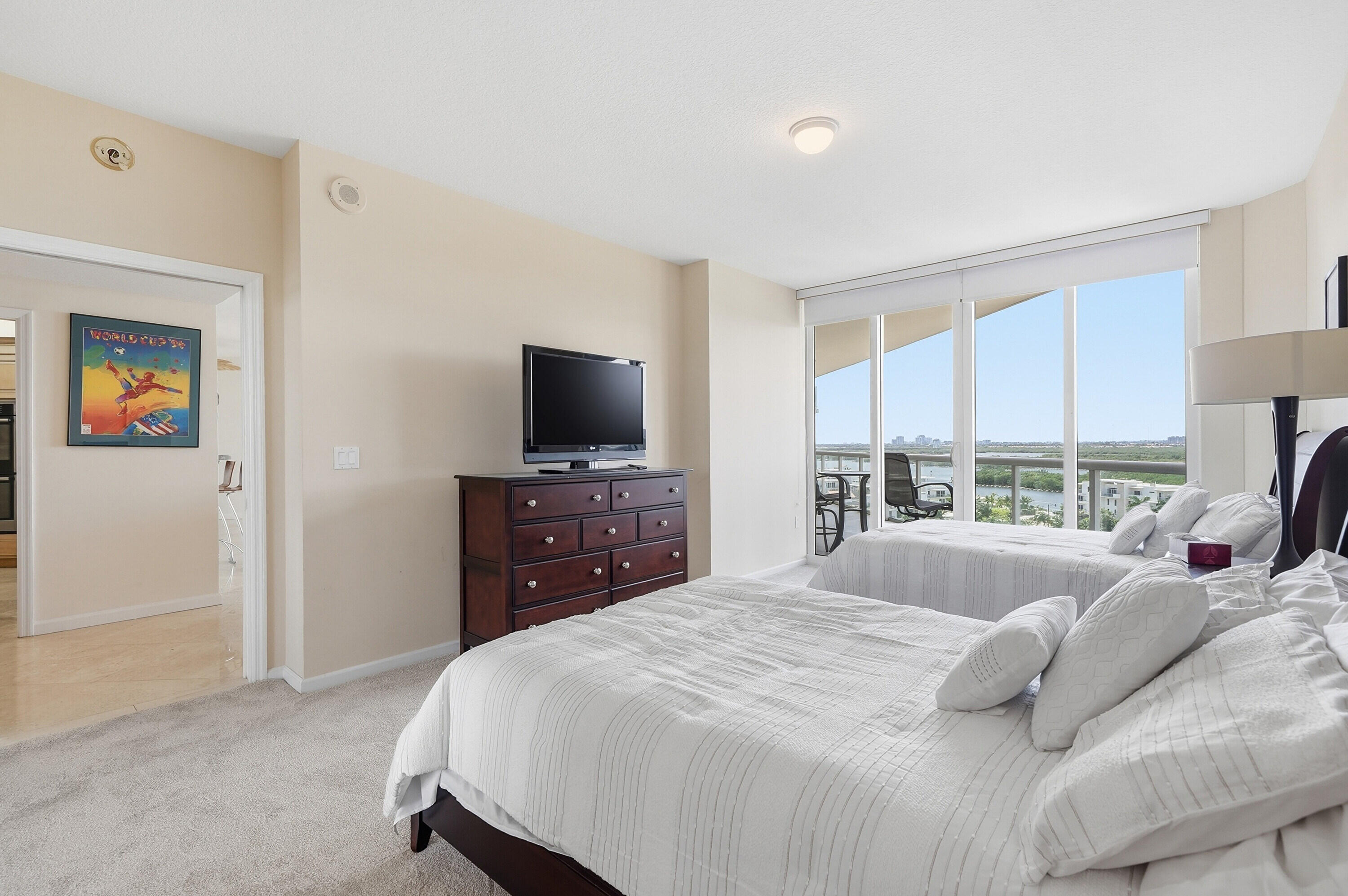 RENAISSANCE ON THE OCEAN - Residential