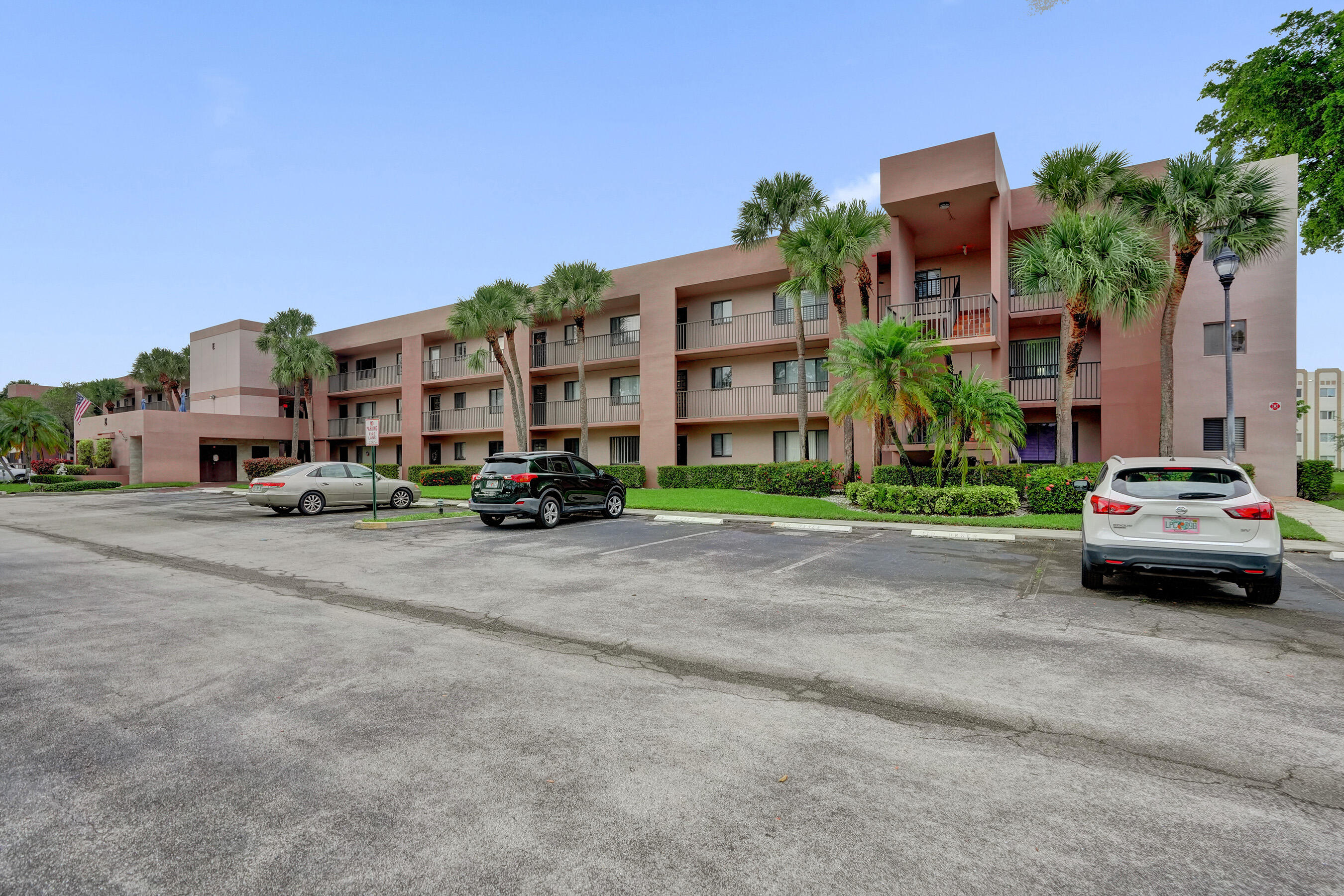 ASHMONT CONDOMINIUM E - Residential