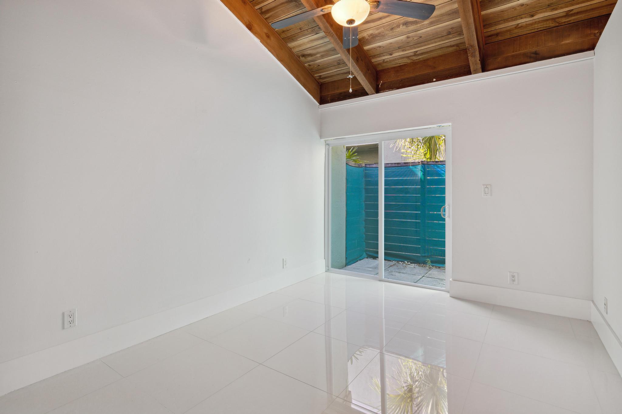 CROISSANT PARK - Residential Lease