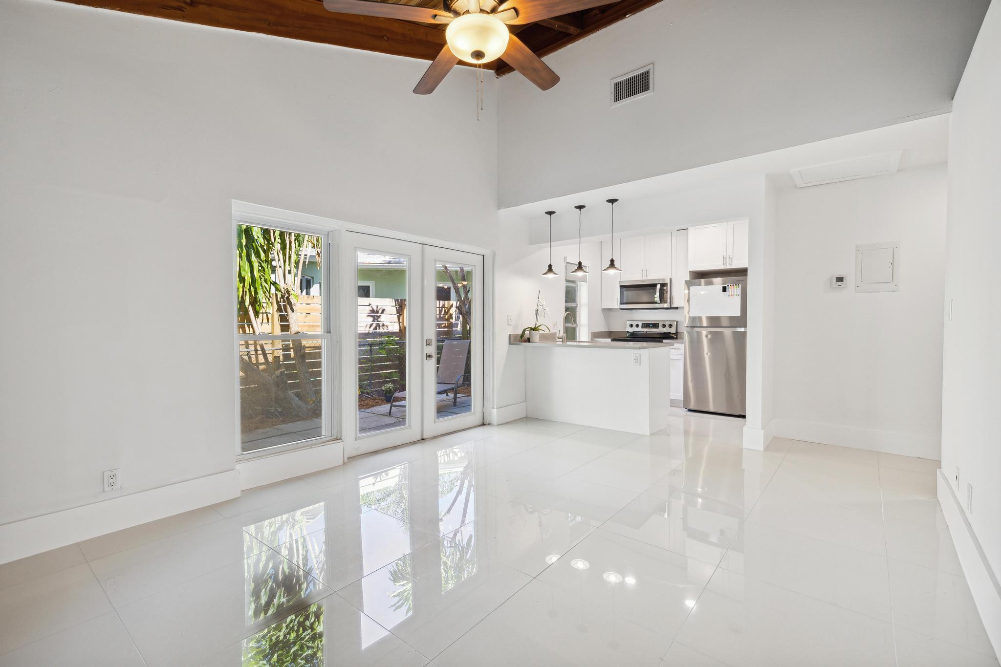 CROISSANT PARK - Residential Lease