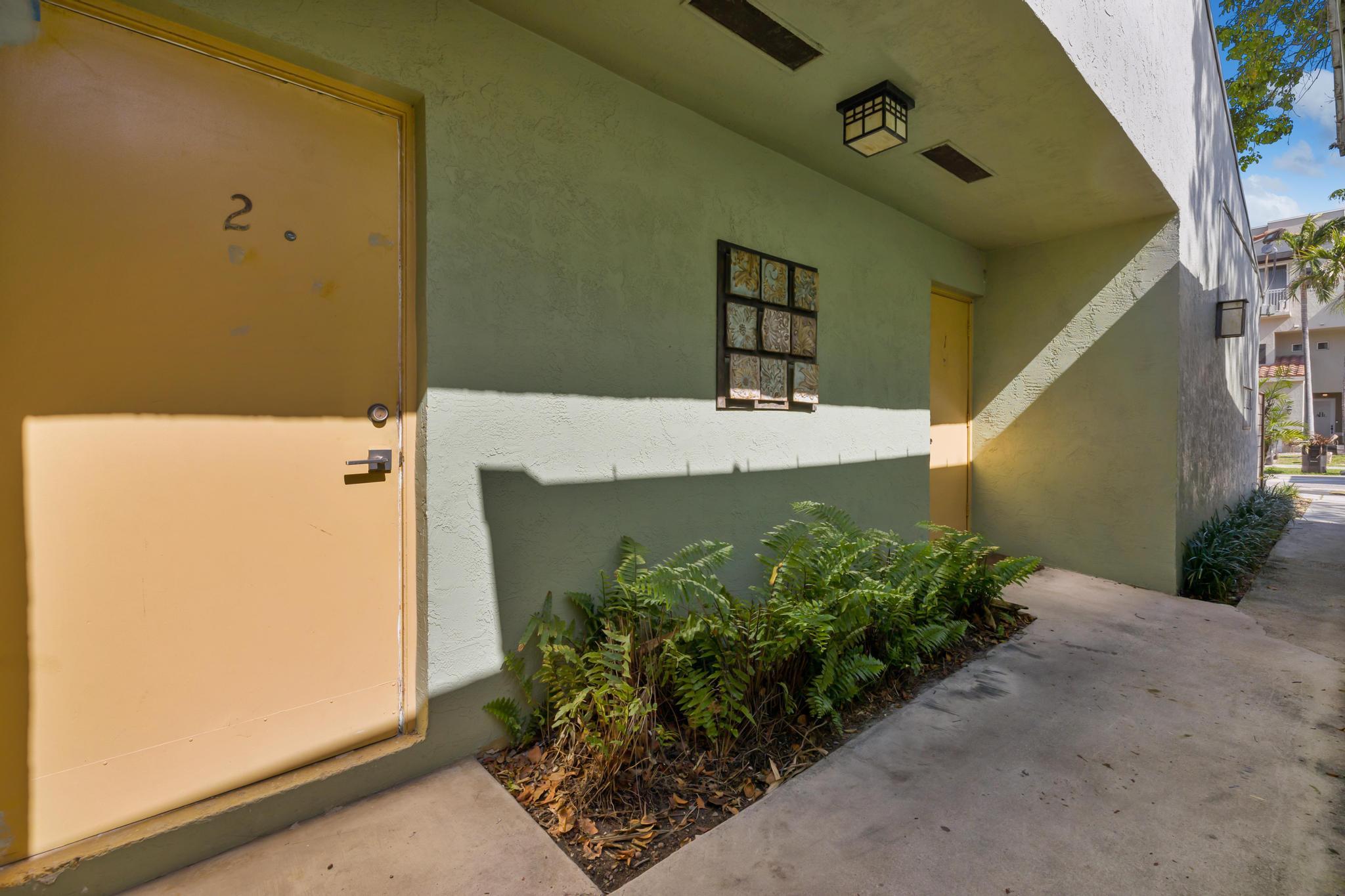 CROISSANT PARK - Residential Lease