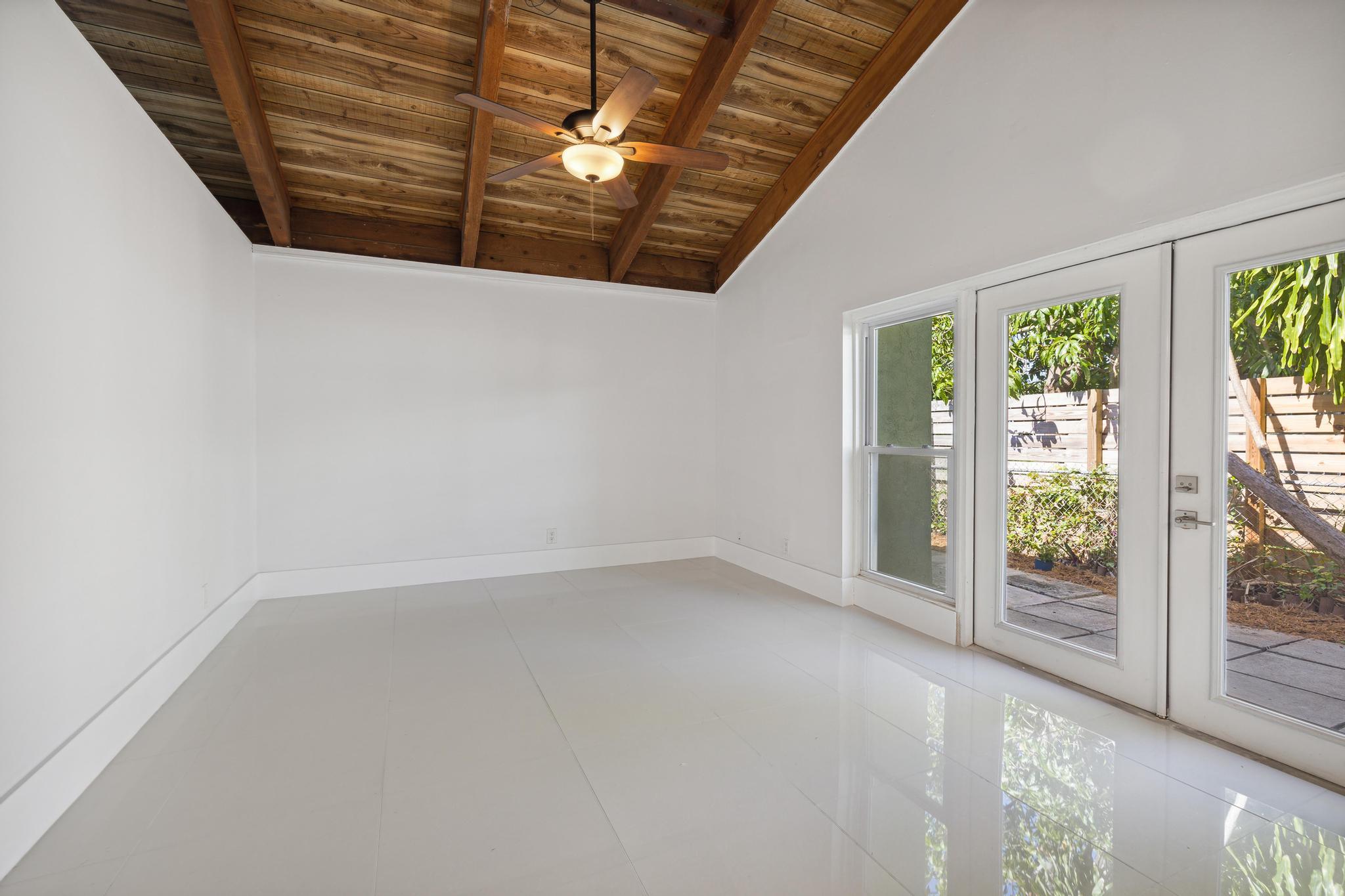 CROISSANT PARK - Residential Lease