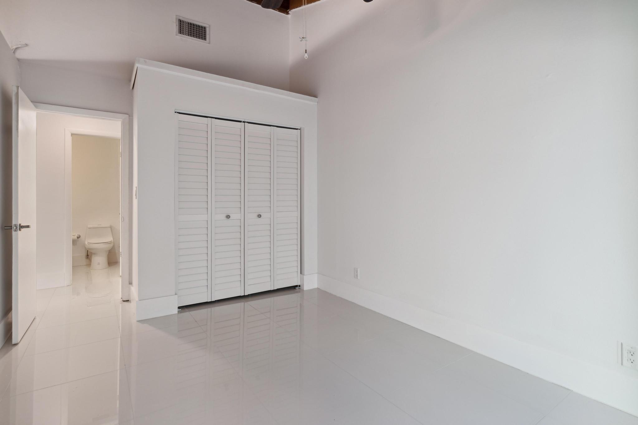 CROISSANT PARK - Residential Lease