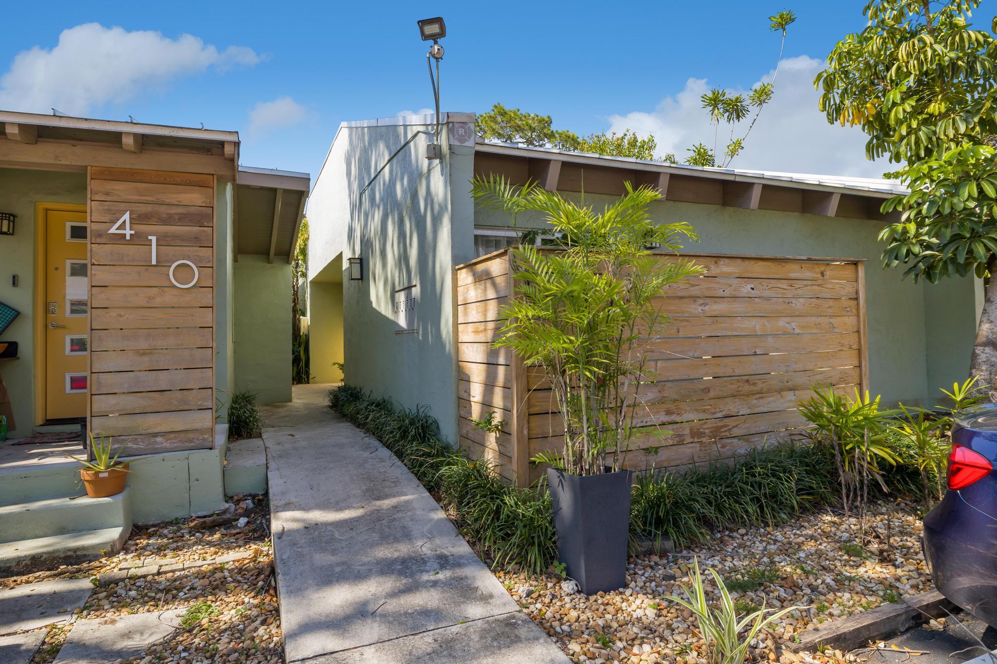 CROISSANT PARK - Residential Lease