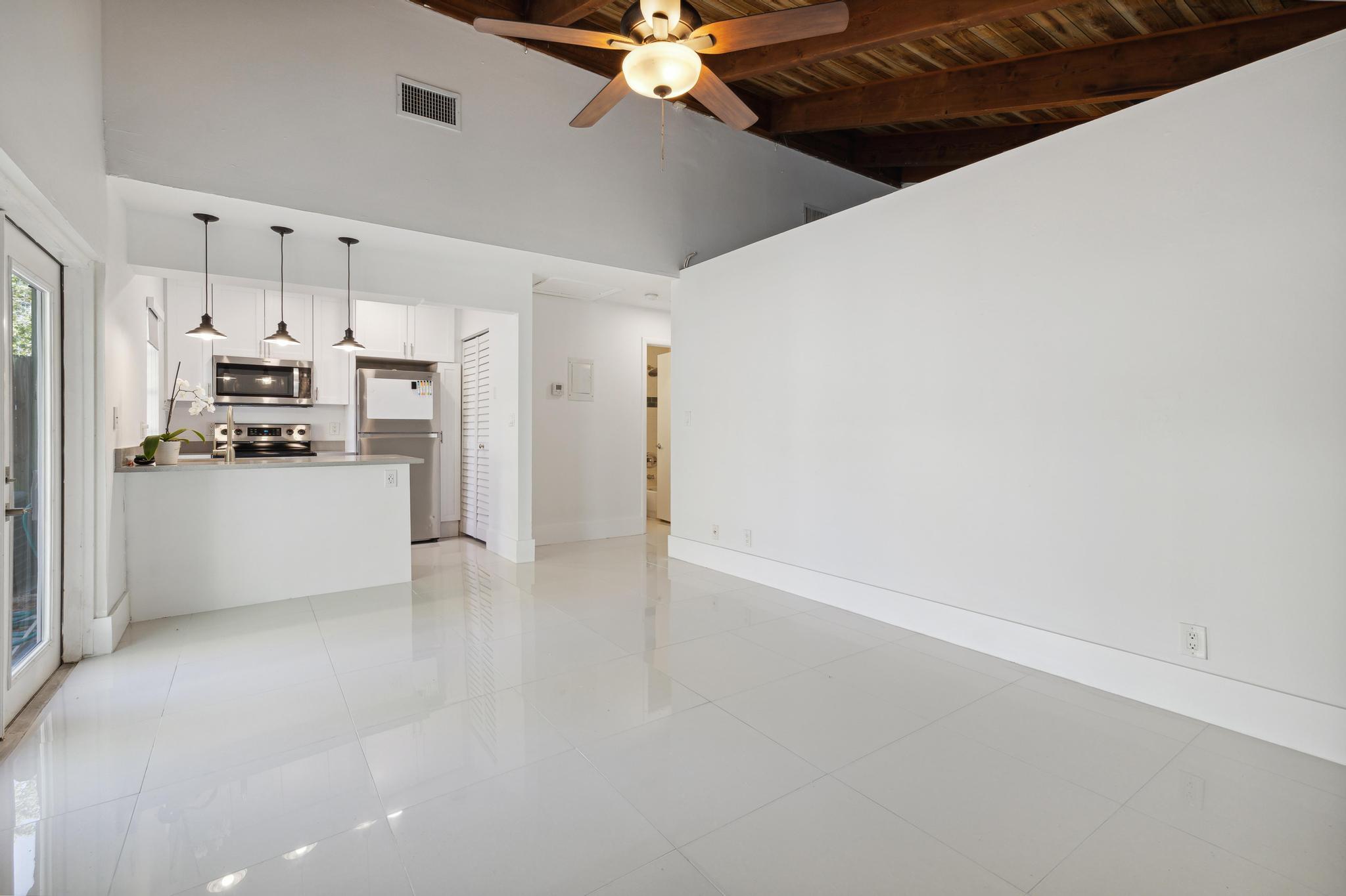CROISSANT PARK - Residential Lease