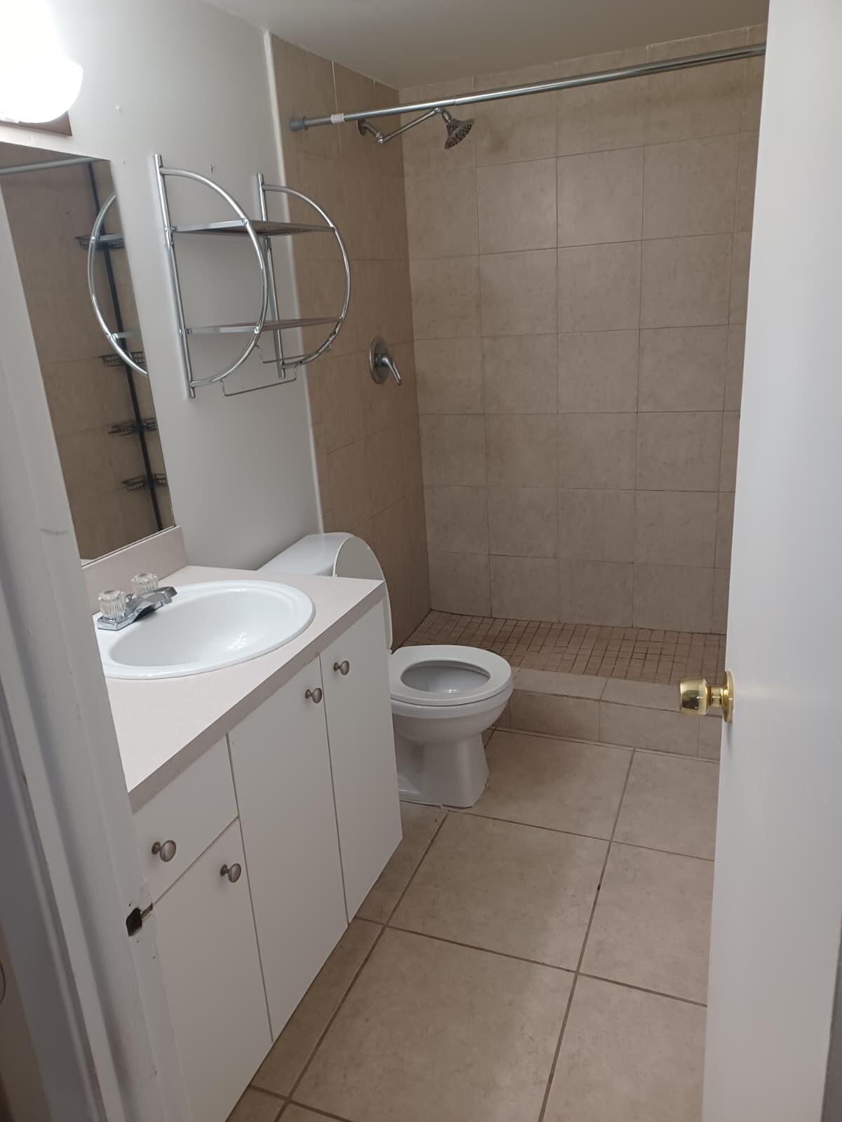 CLEAR LAKE PALMS CONDO - Residential Lease
