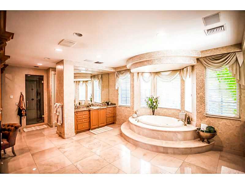 LAKE ROGERS ISLE UNIT E - Residential