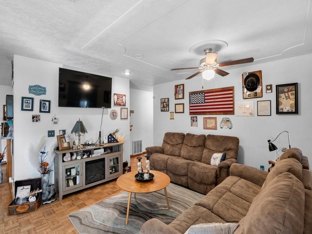 LAKEWOOD TERRACE UNIT 1 - Residential