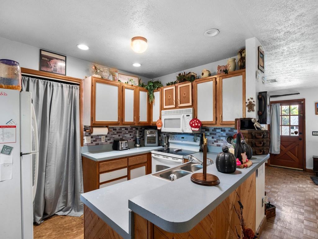 LAKEWOOD TERRACE UNIT 1 - Residential