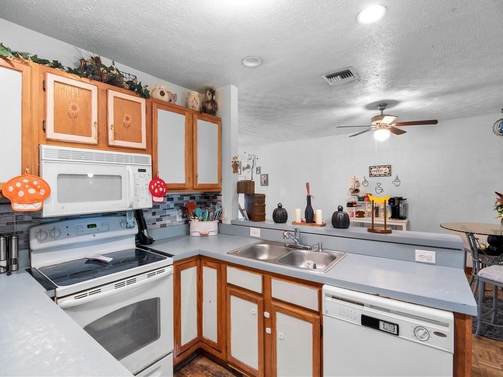 LAKEWOOD TERRACE UNIT 1 - Residential