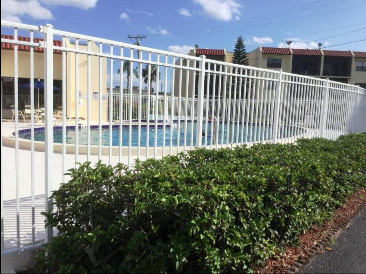 ISLAND HOUSE CONDOMINIUM PHASE I - Residential
