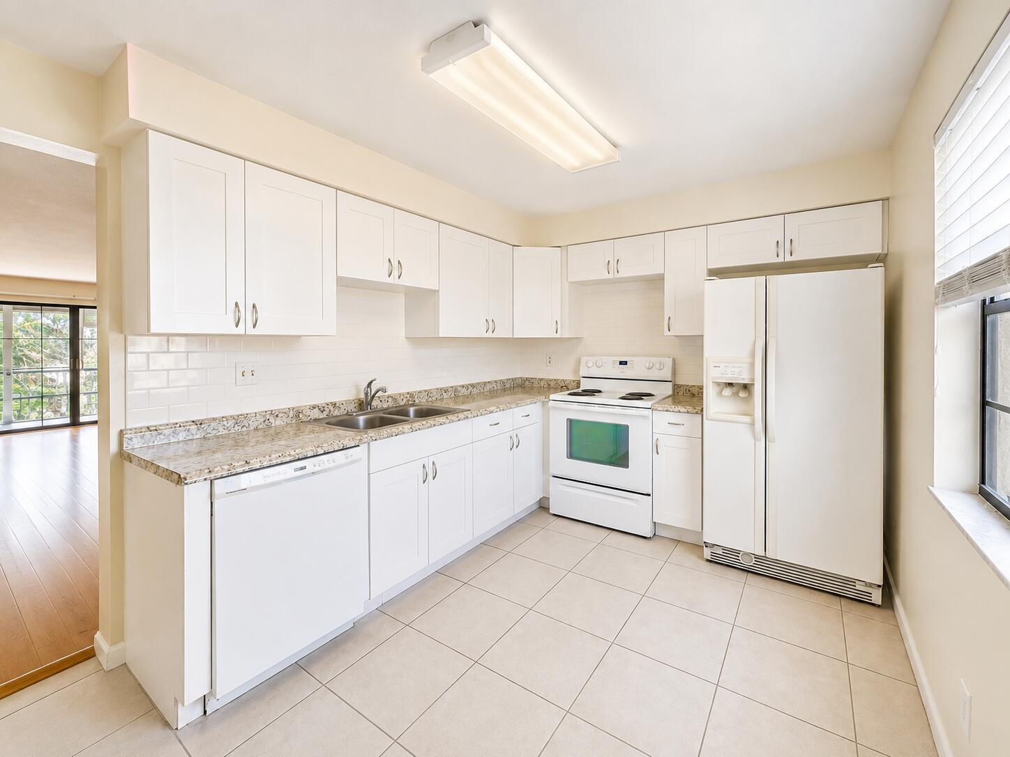 ISLAND HOUSE CONDOMINIUM PHASE I - Residential