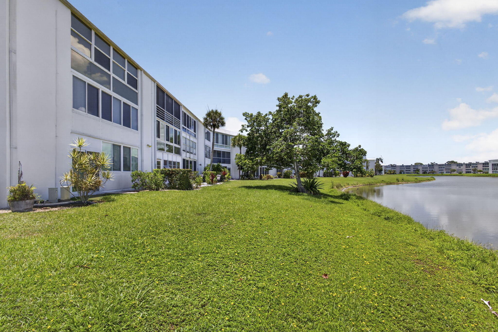 WELLINGTON CONDOS - Residential