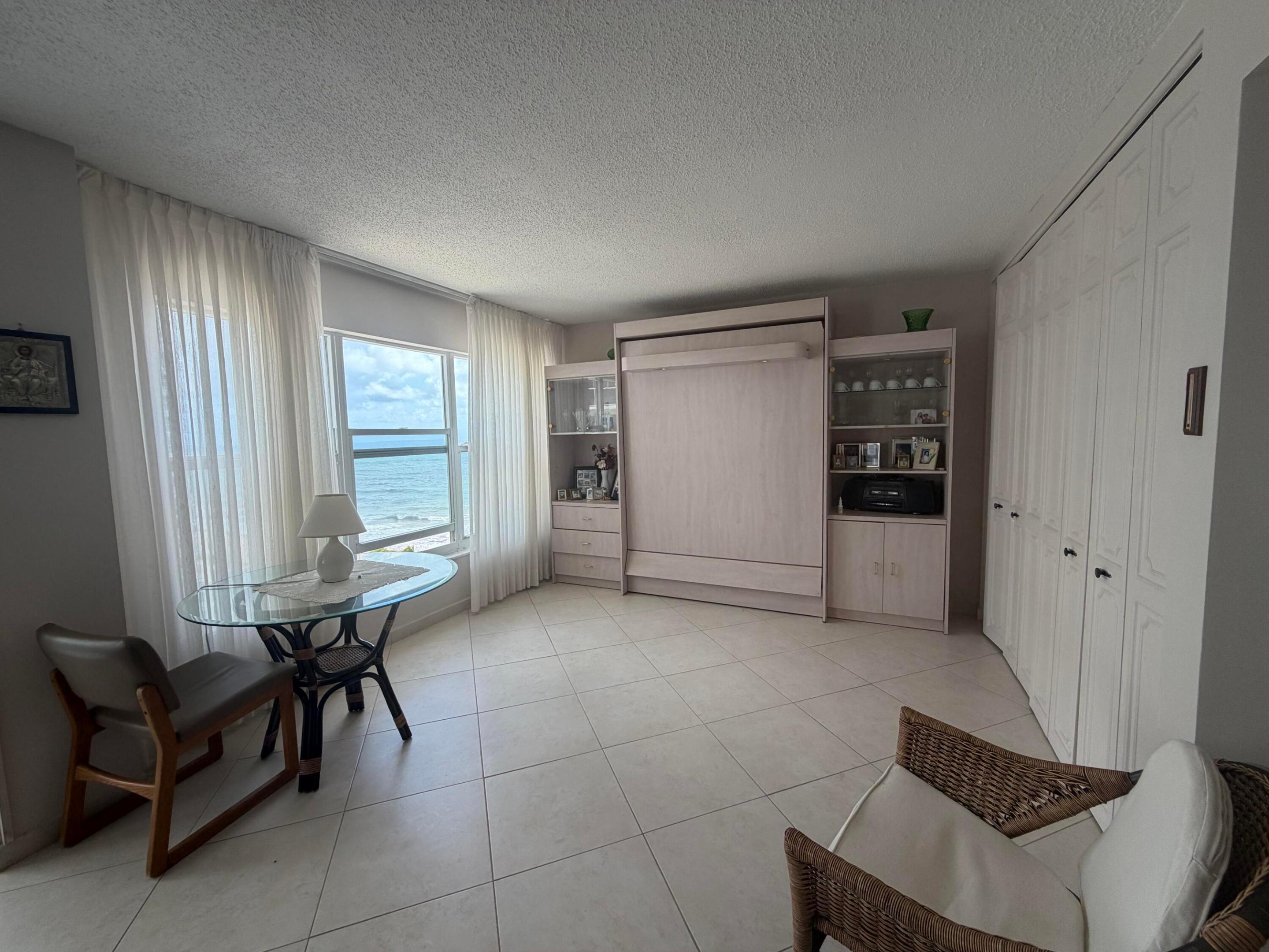 PLAYA DEL SOL CONDO - Residential