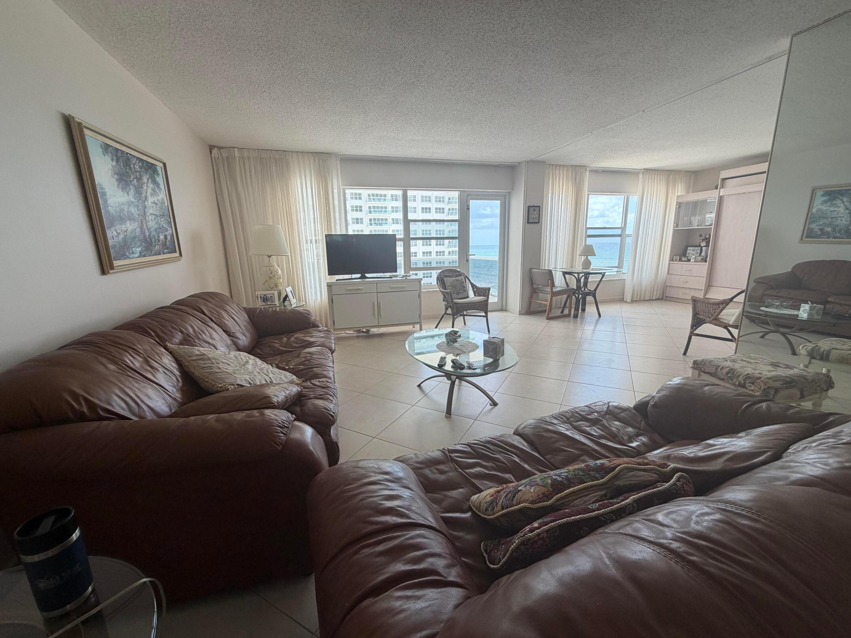 PLAYA DEL SOL CONDO - Residential