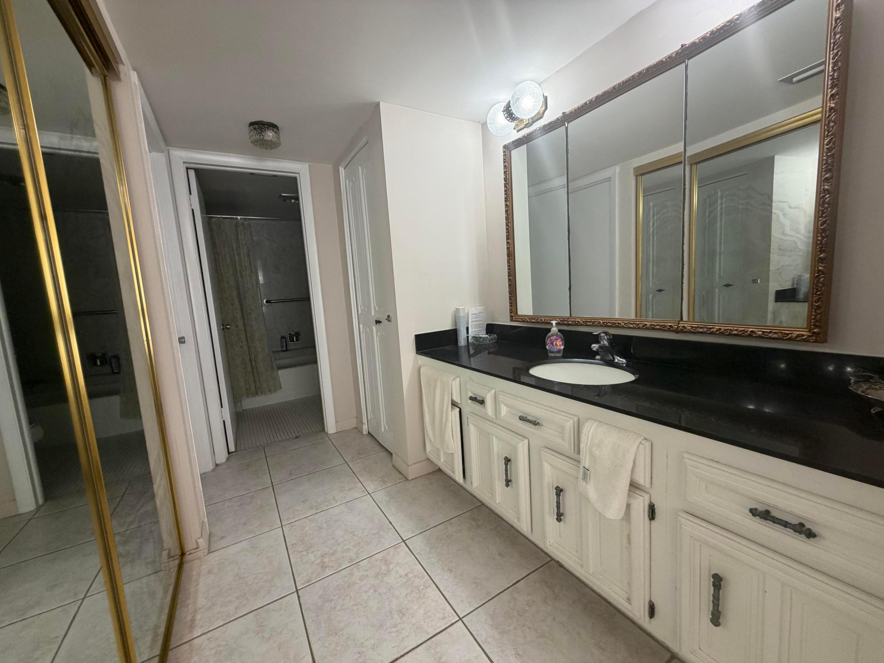 PLAYA DEL SOL CONDO - Residential