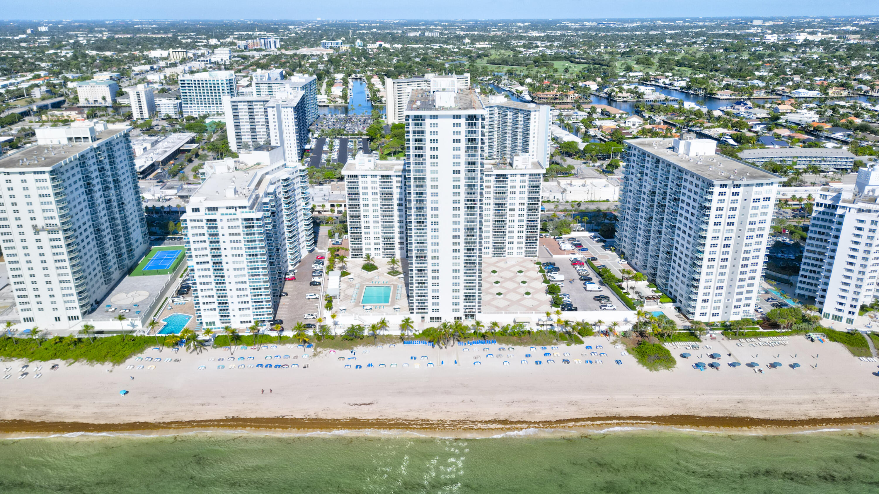 PLAYA DEL SOL CONDO - Residential