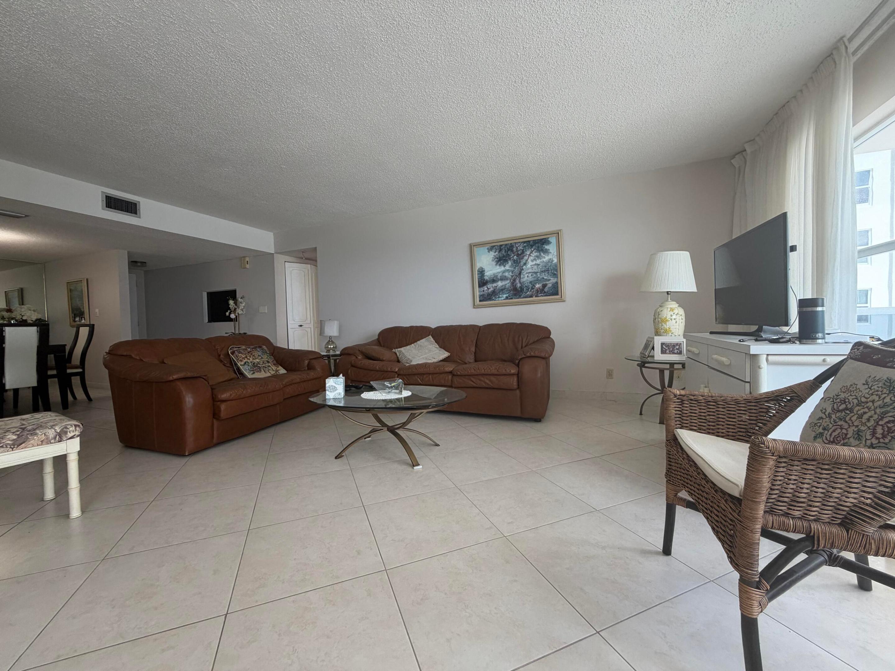 PLAYA DEL SOL CONDO - Residential