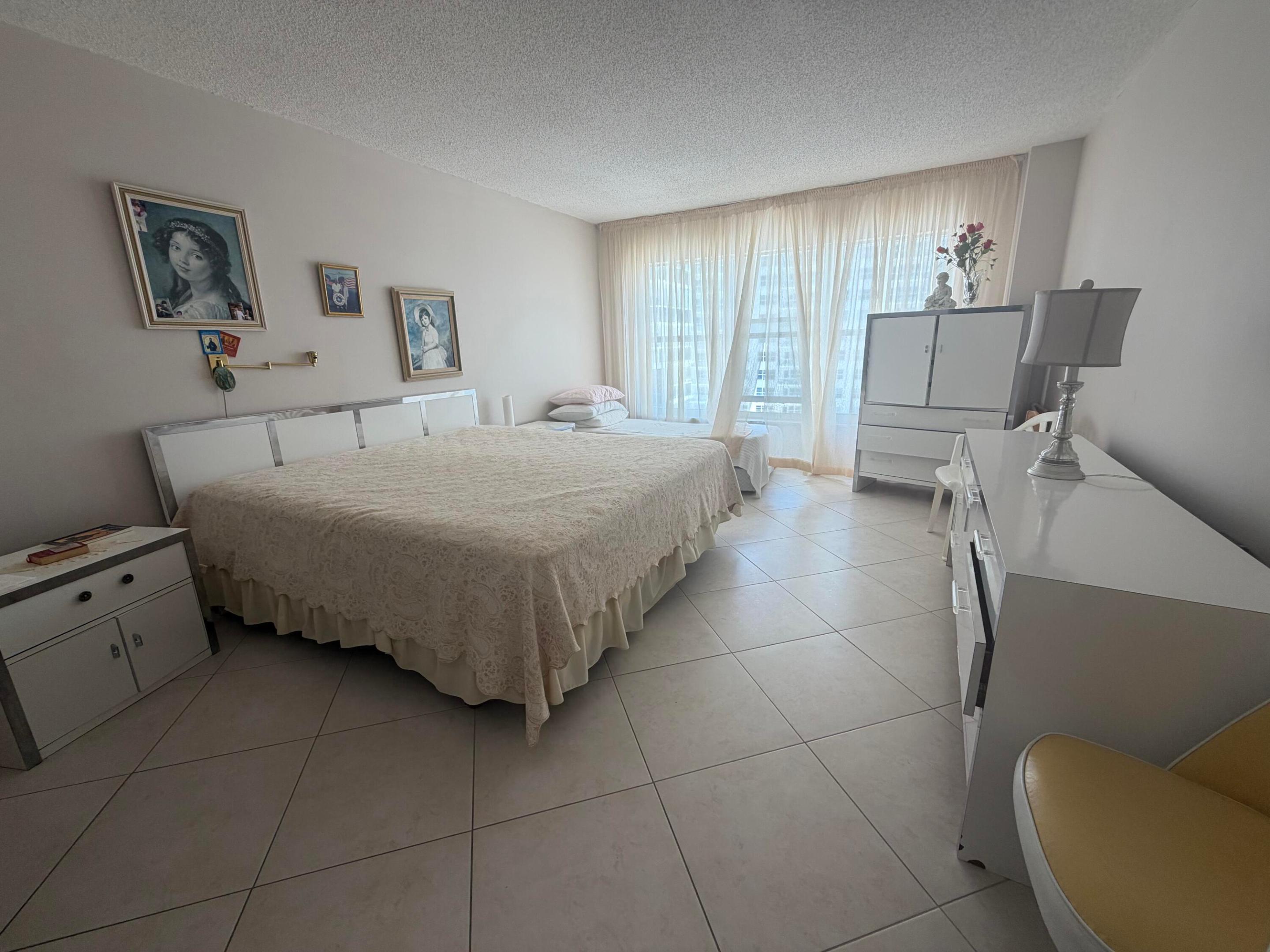 PLAYA DEL SOL CONDO - Residential