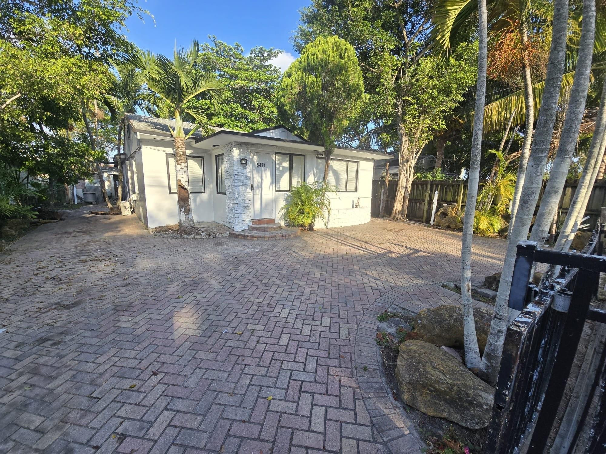 Spacious 4/2 home, freshly painted, tile through out and  spacious  kitchen,  ample parking space, tenant   occupied moving  out 8/15/2026 Drive on Okeechobee east to  Hialeah Drive, then make a left and drive to 30th Avenue, then make another left and house is on the  right hand side