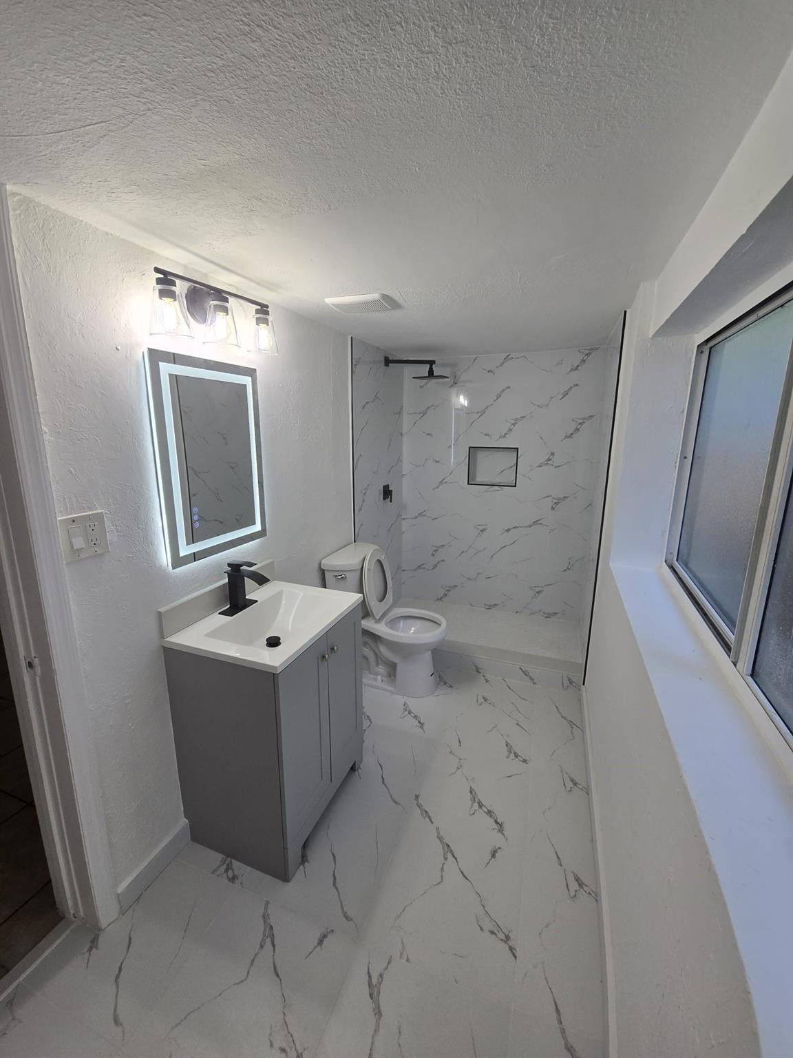 HIALEAH HEIGHTS - Residential Lease