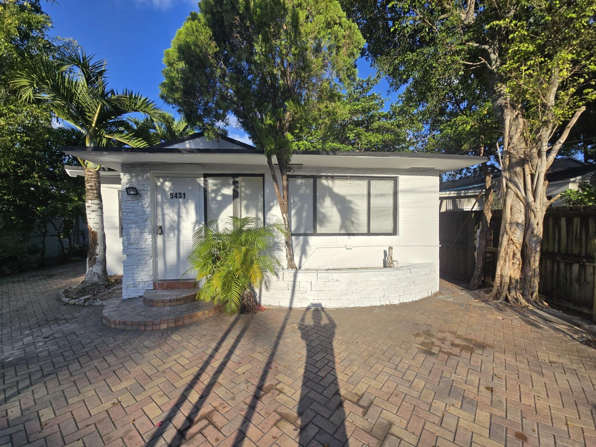 HIALEAH HEIGHTS - Residential Lease
