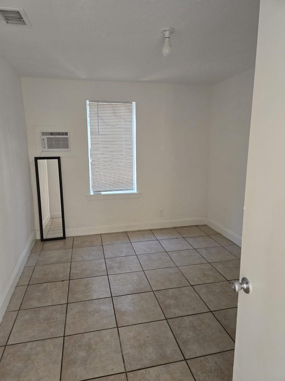 HIALEAH HEIGHTS - Residential Lease
