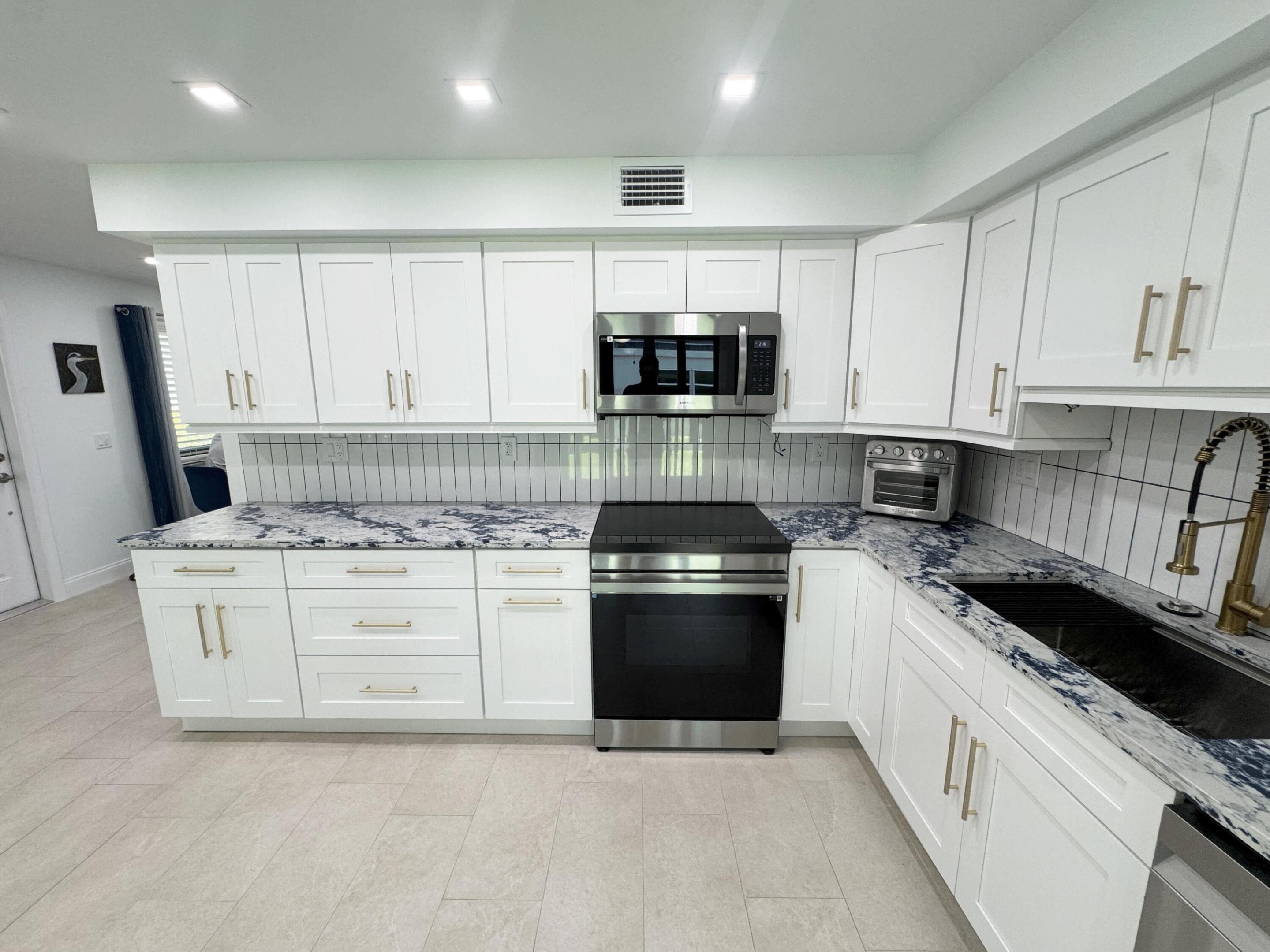 KINGS POINT PIEDMONT CONDOS - Residential Lease