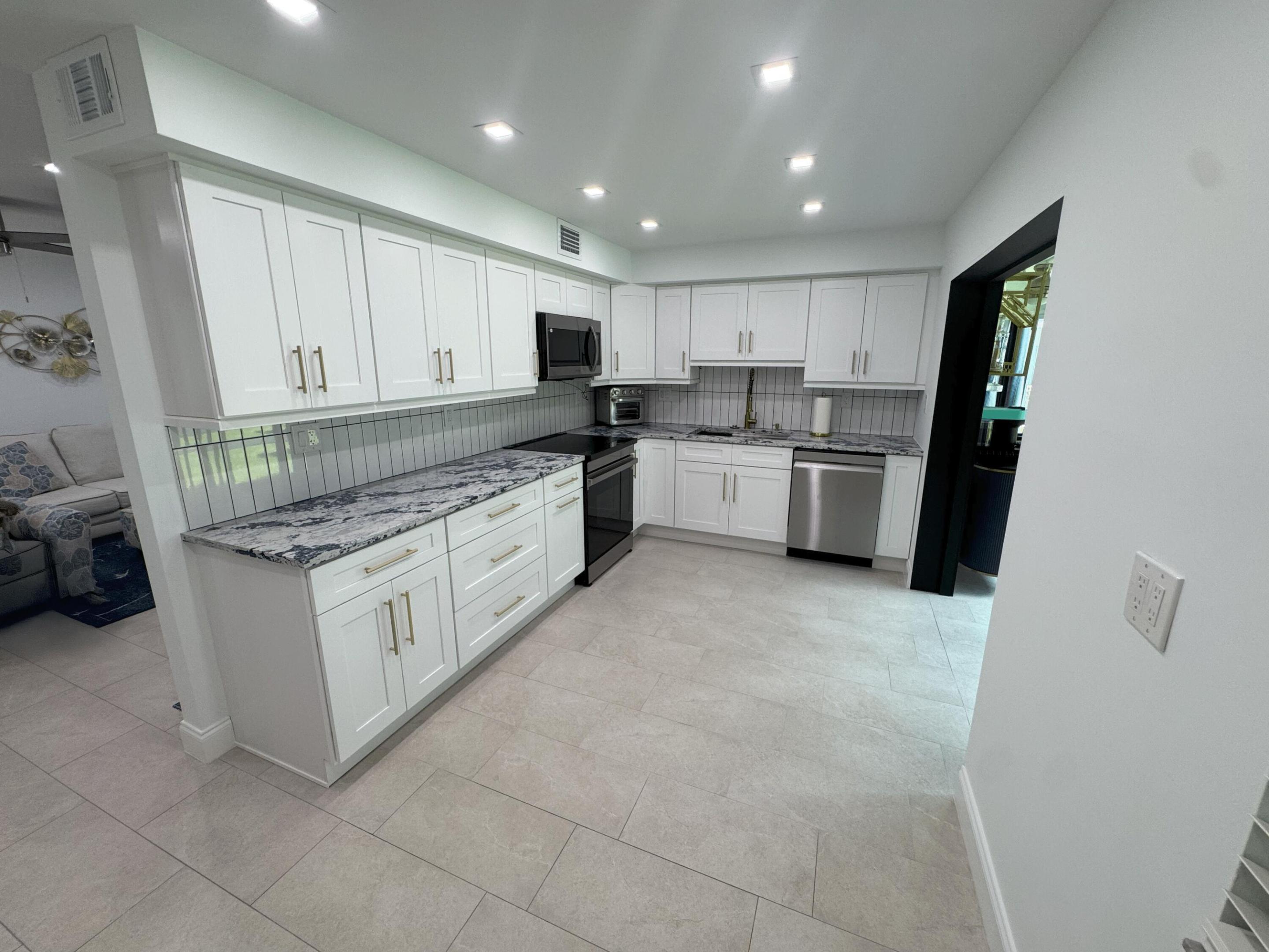 KINGS POINT PIEDMONT CONDOS - Residential Lease