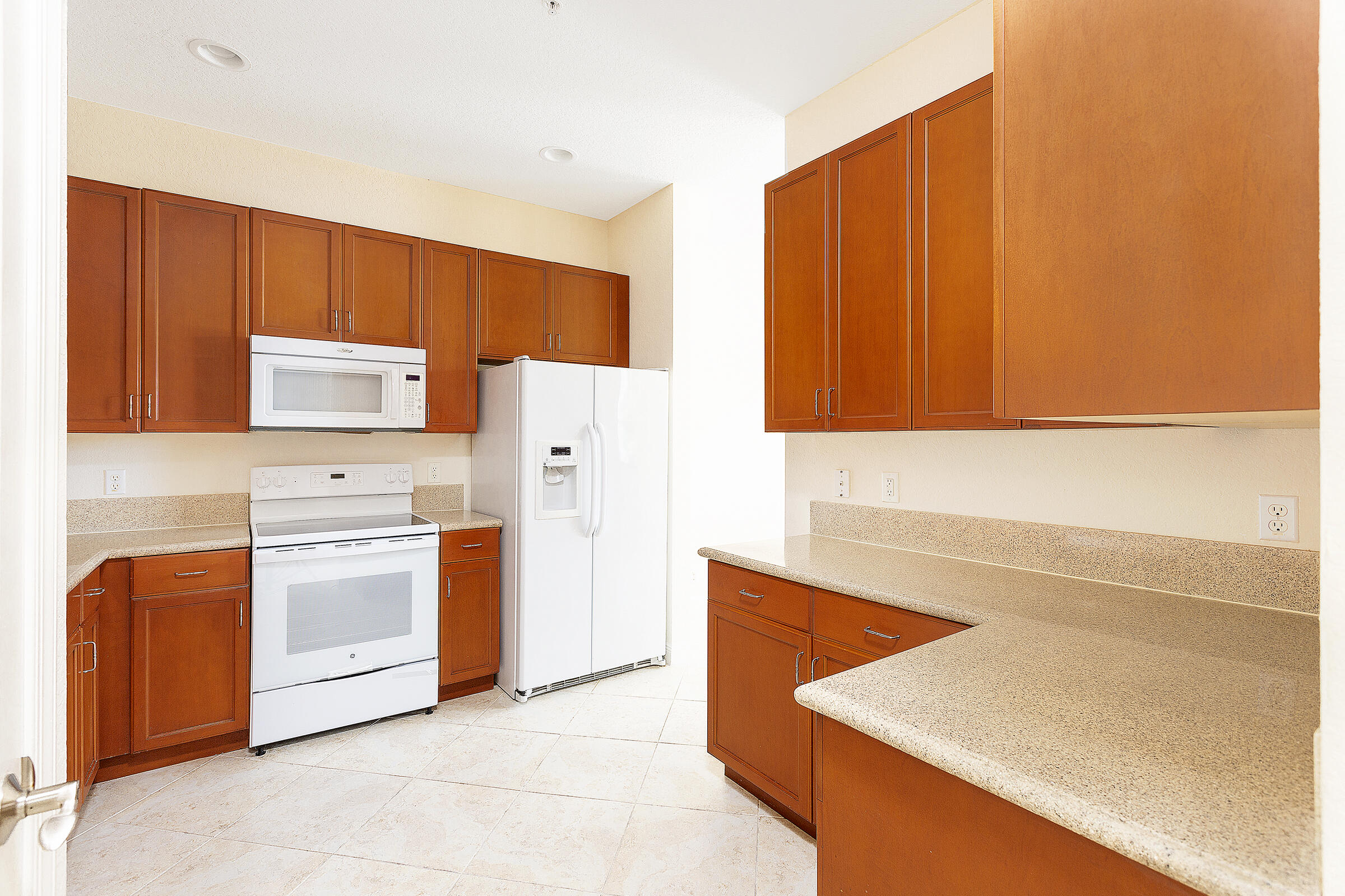 LAKESIDE VILLAGE OF DAVIE - Residential Lease