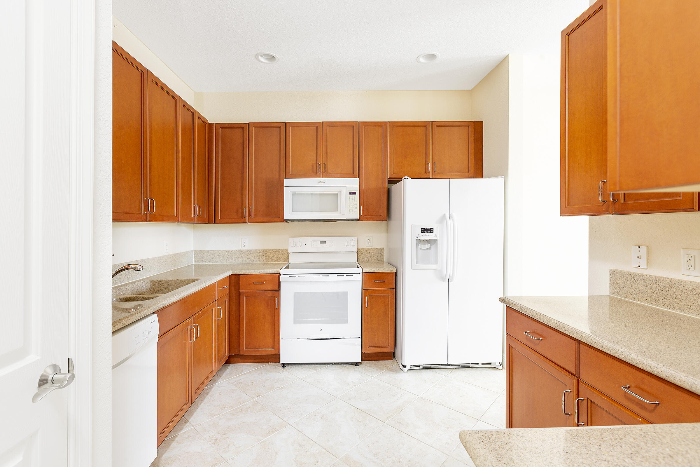 LAKESIDE VILLAGE OF DAVIE - Residential Lease